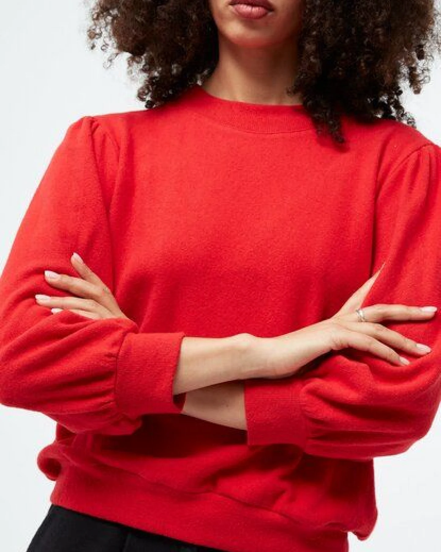 Givn Berlin Sweater GBCLOUDY aus recycelter Baumwolle mit Puffärmeln – Ansicht 4