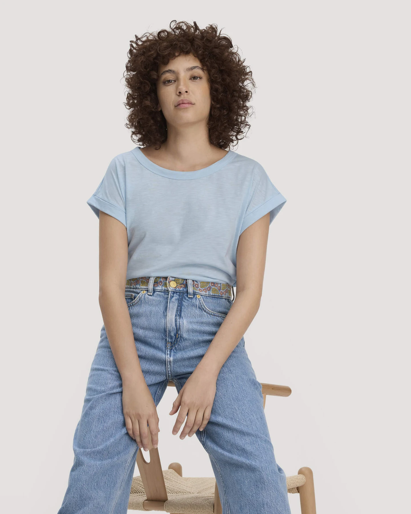 hessnatur Damen Jeans ALVA Wide Leg Embroidery aus Bio-Baumwolle mit TENCEL™ Lyocell - blau - Größe 33/32 – Ansicht 4