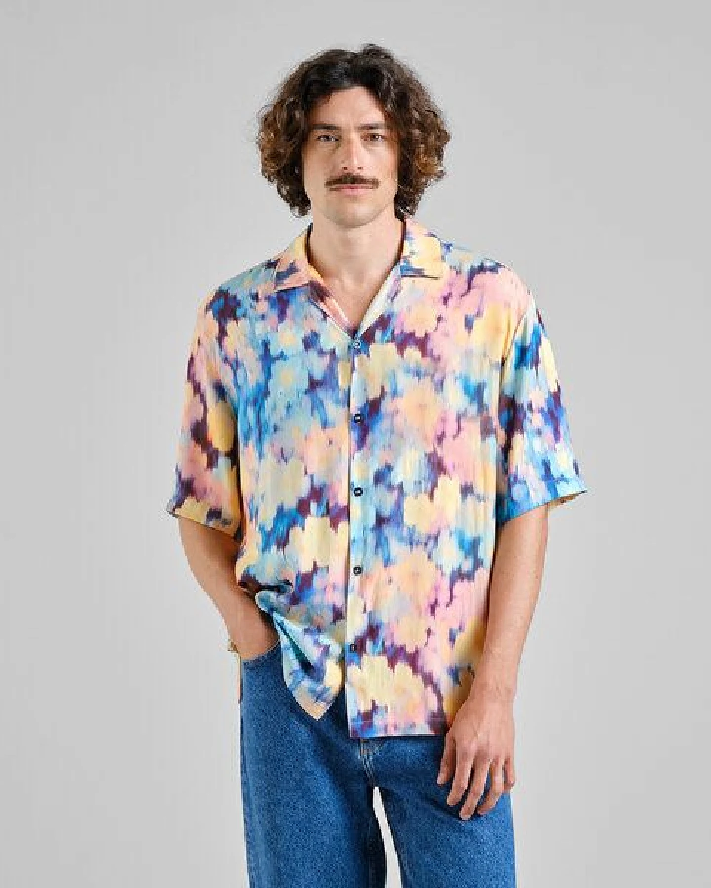 DEDICATED Hemd Marstrand mit Ikat Field‑Print Blumenmuster – Ansicht 2
