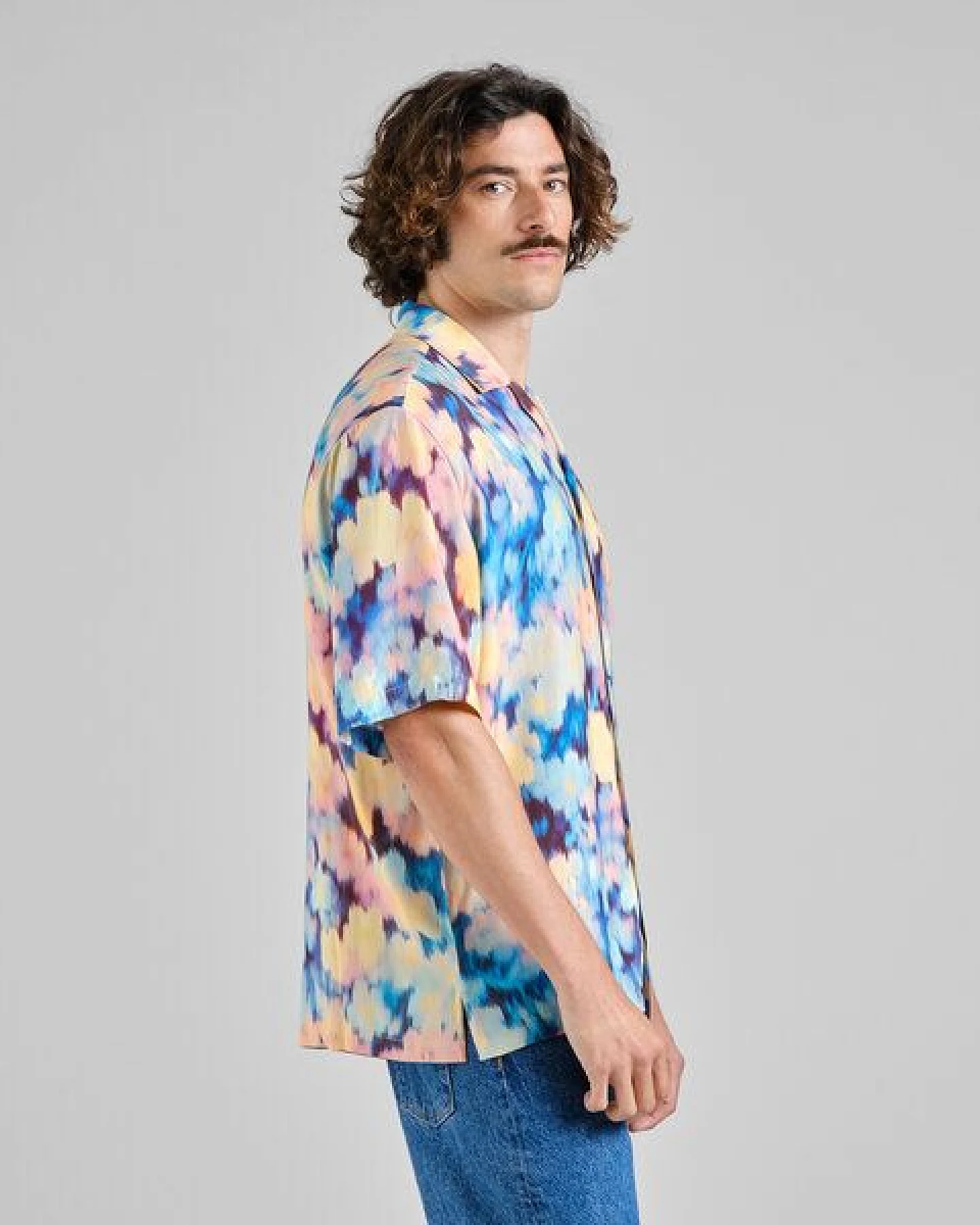 DEDICATED Hemd Marstrand mit Ikat Field‑Print Blumenmuster – Ansicht 3