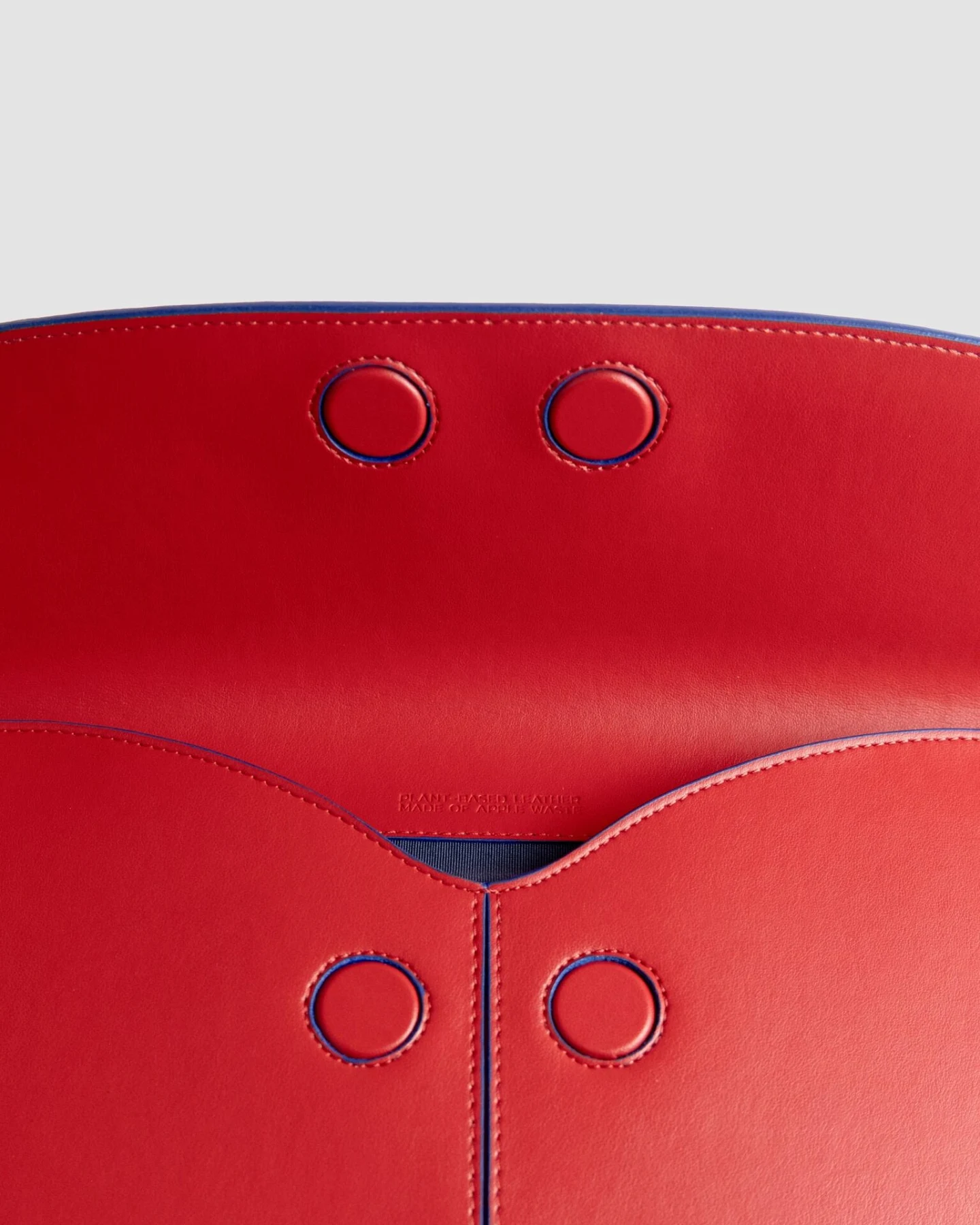 Prev Herren vegan Laptoptasche Loyauté Cherry Berry – Ansicht 2
