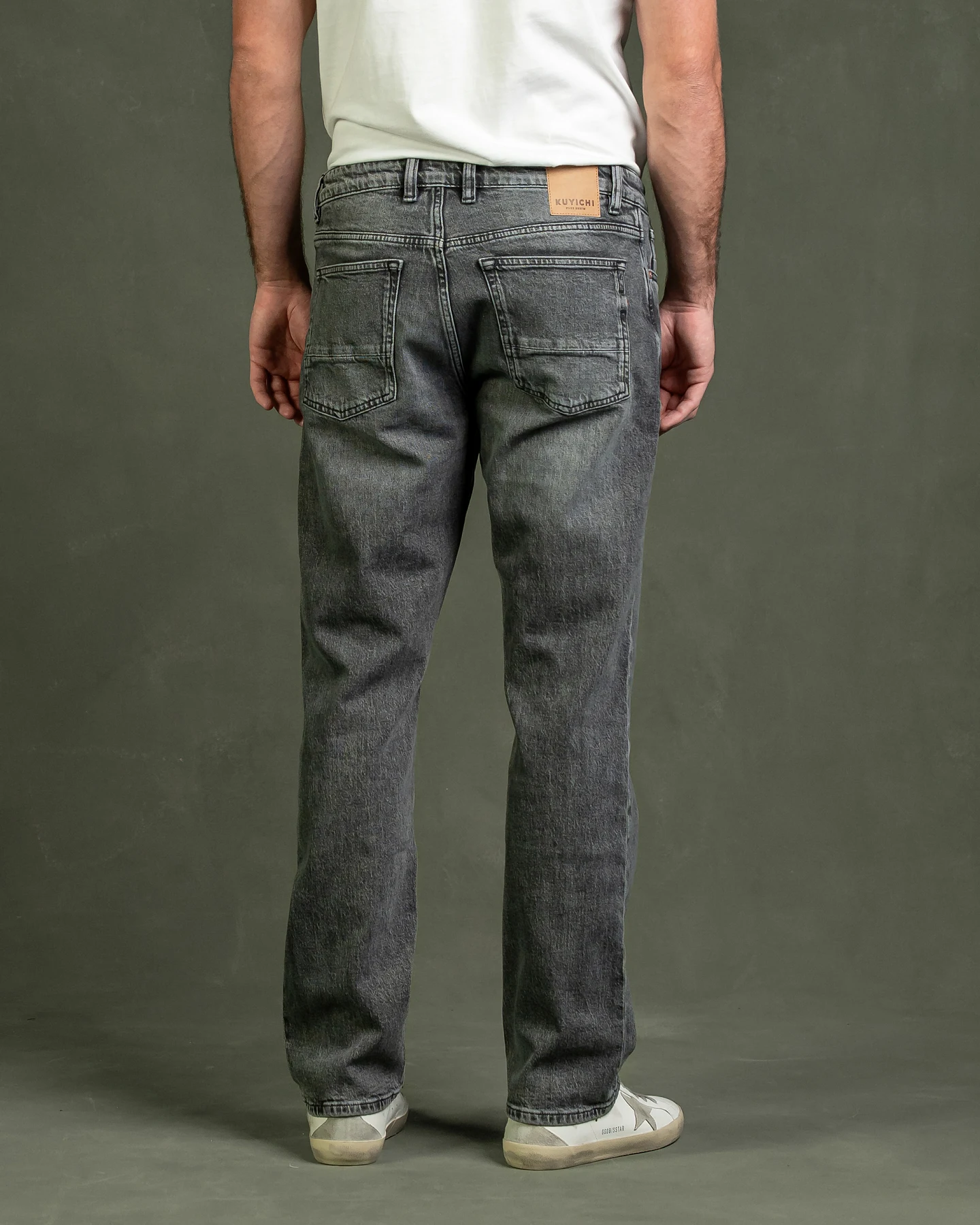 Kuyichi Herren vegan Jeans Scott Regular Charcoal Fade – Ansicht 2