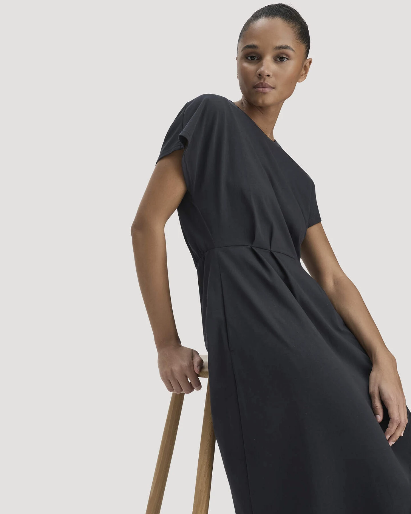 hessnatur Damen Jersey Kleid Knöchellang Relaxed aus Bio-Baumwolle - schwarz - Größe 36 – Ansicht 4