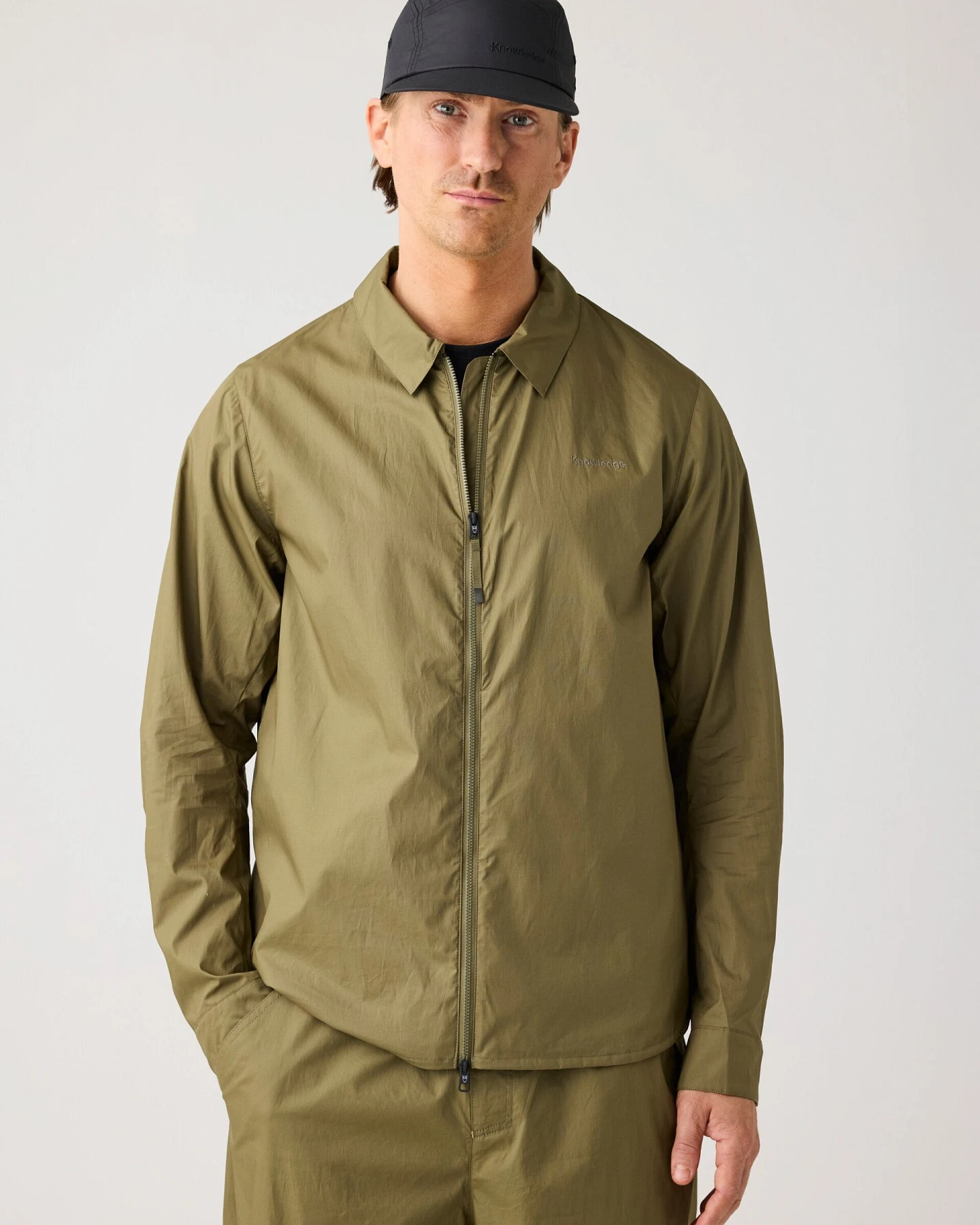 KnowledgeCotton Apparel Herren vegan Überhemd Vent Ripstop 90 Burned Olive – Ansicht 2