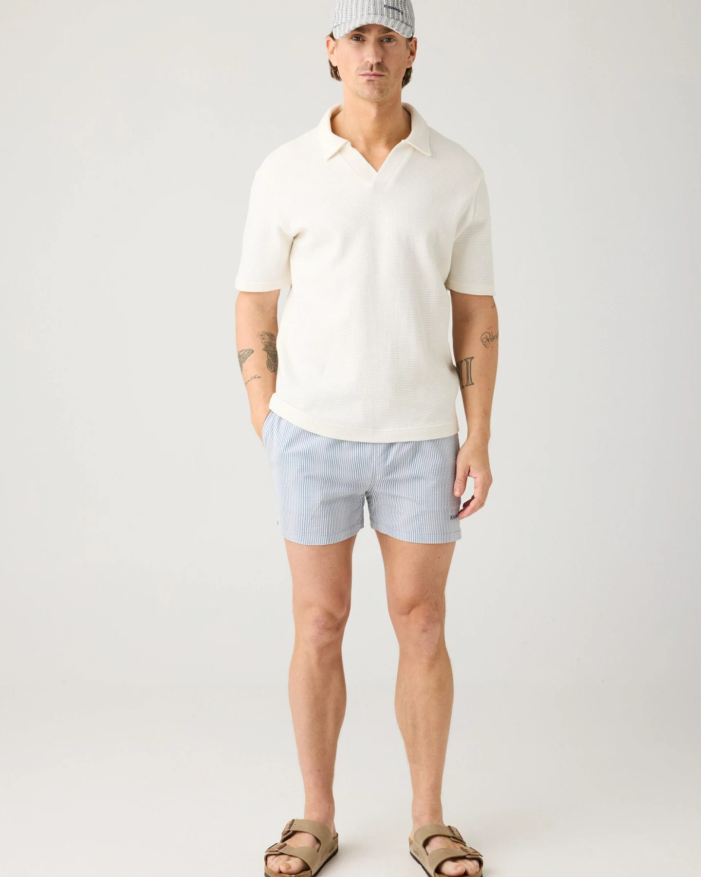 KnowledgeCotton Apparel Herren vegan Badeshorts Mid Thigh Seersucker Blau Gestreift – Ansicht 2