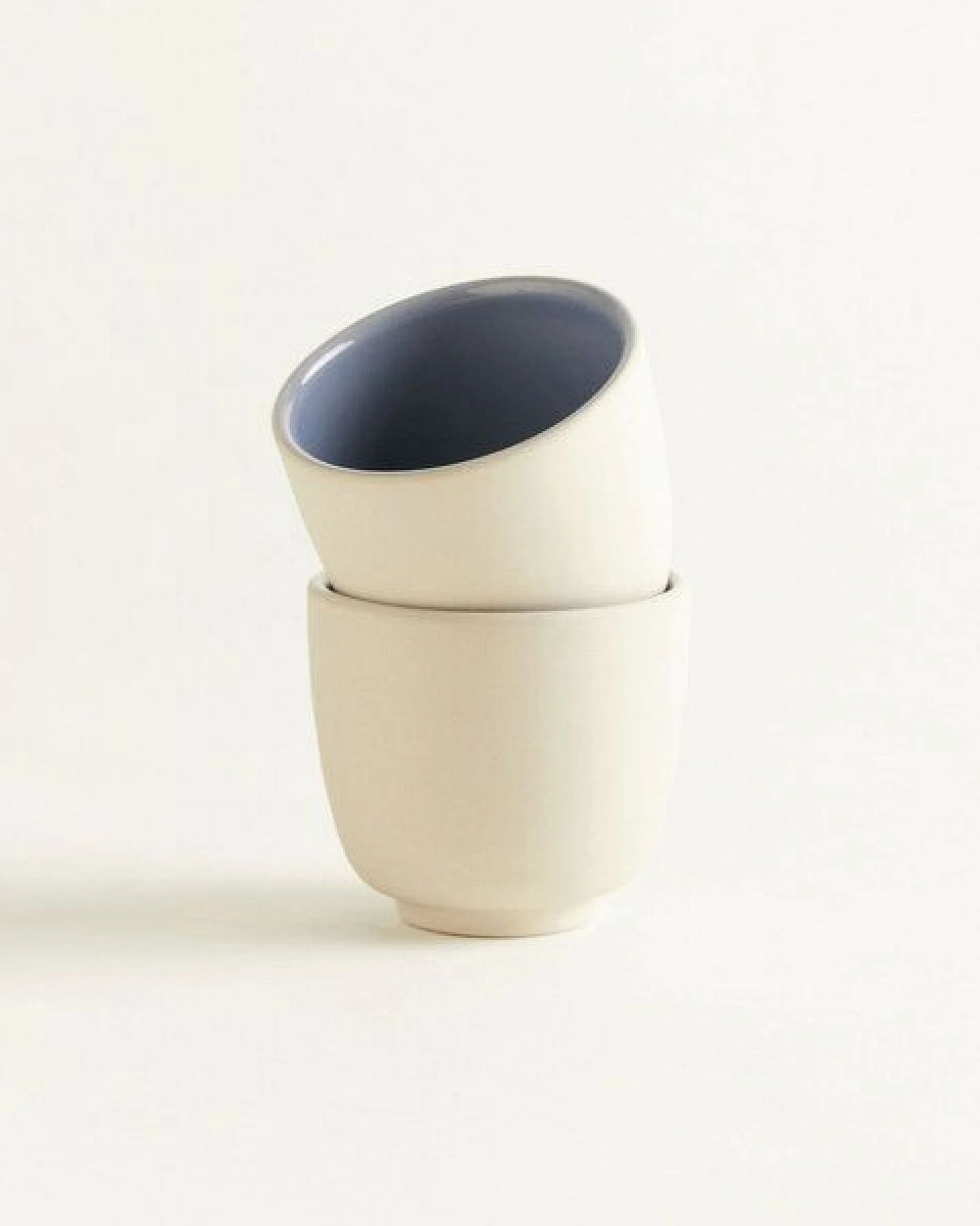 onomao Handgemachter Kleiner Becher aus Steinzeug – Ansicht 2