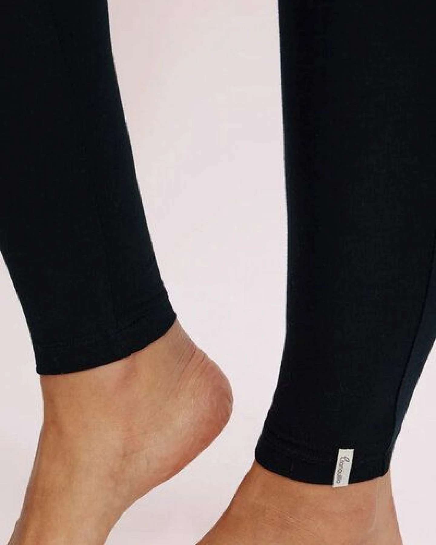 TRANQUILLO Jersey Leggings Tinaa aus EcoVero Viskose by Lenzing (1070005) – Ansicht 4