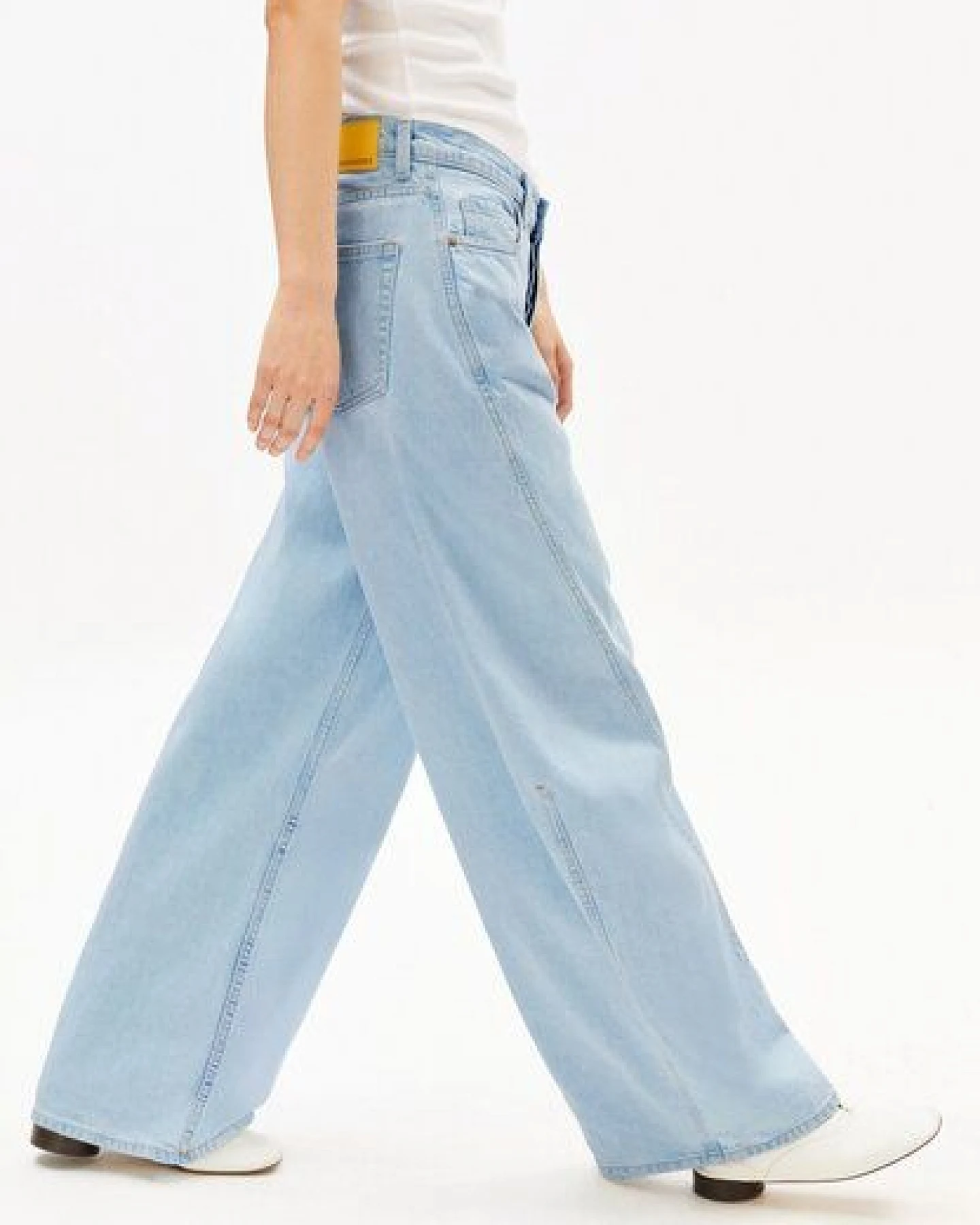 ARMEDANGELS AALTHEA BARREL Damen Barrel Leg Mid Waist aus recycelter Baumwolle – Ansicht 4
