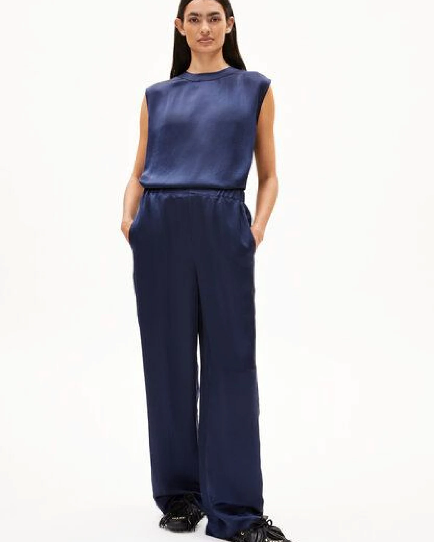 ARMEDANGELS JONVAALIE NIALAA Damen Webhose aus Naia Renew – Ansicht 4