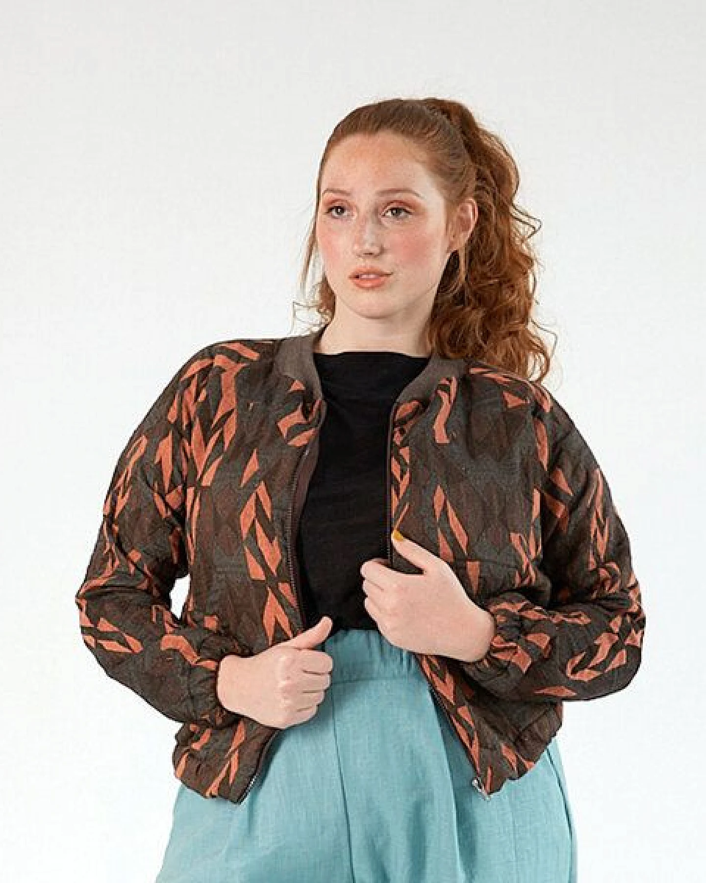 WiDDA berlin Jacquard Jacke Blouson MIA mit dunklem Webmuster – Ansicht 2