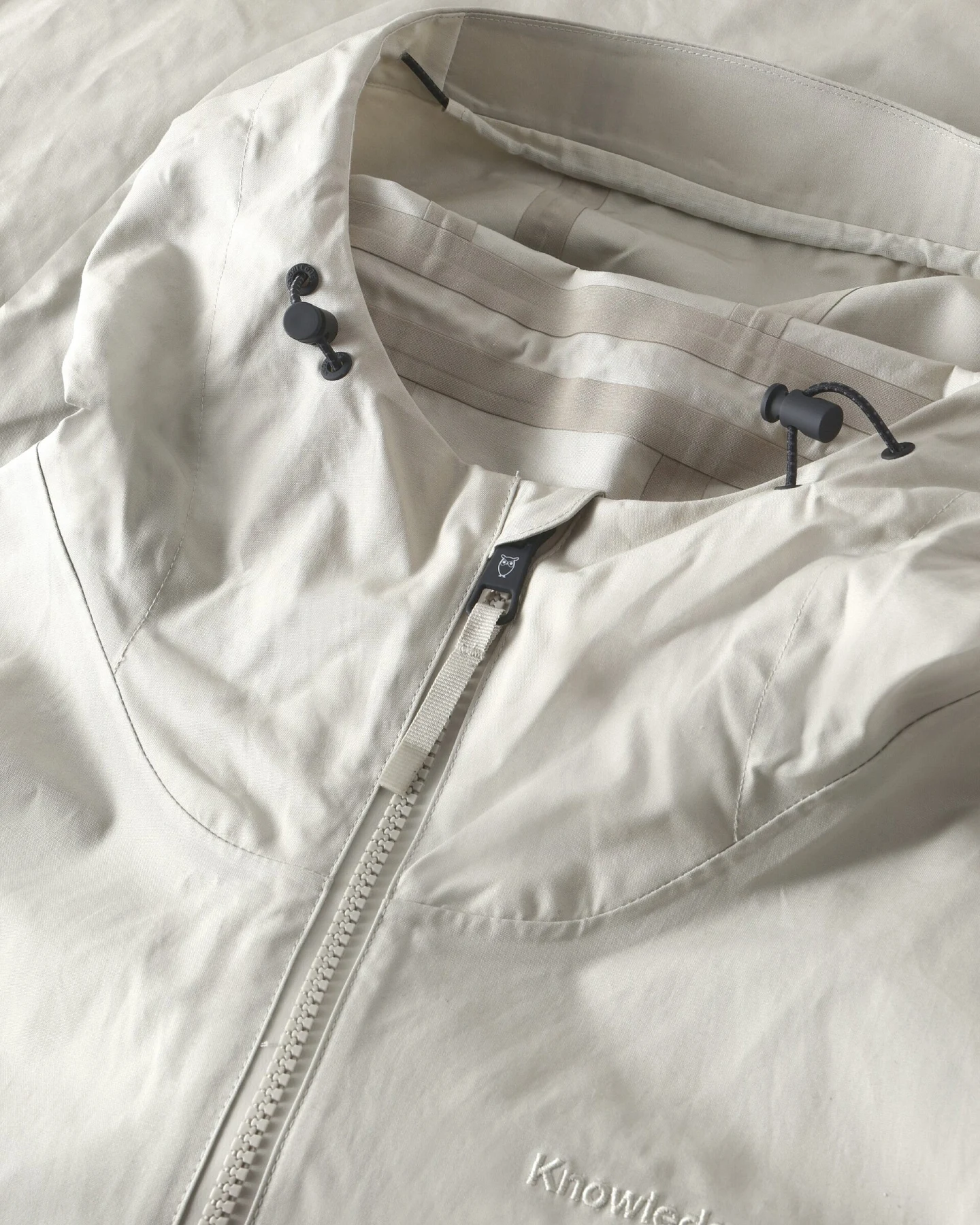 KnowledgeCotton Apparel Damen vegan Jacke Damen Vent Canvas 200 Shell Light Feather Gray – Ansicht 2