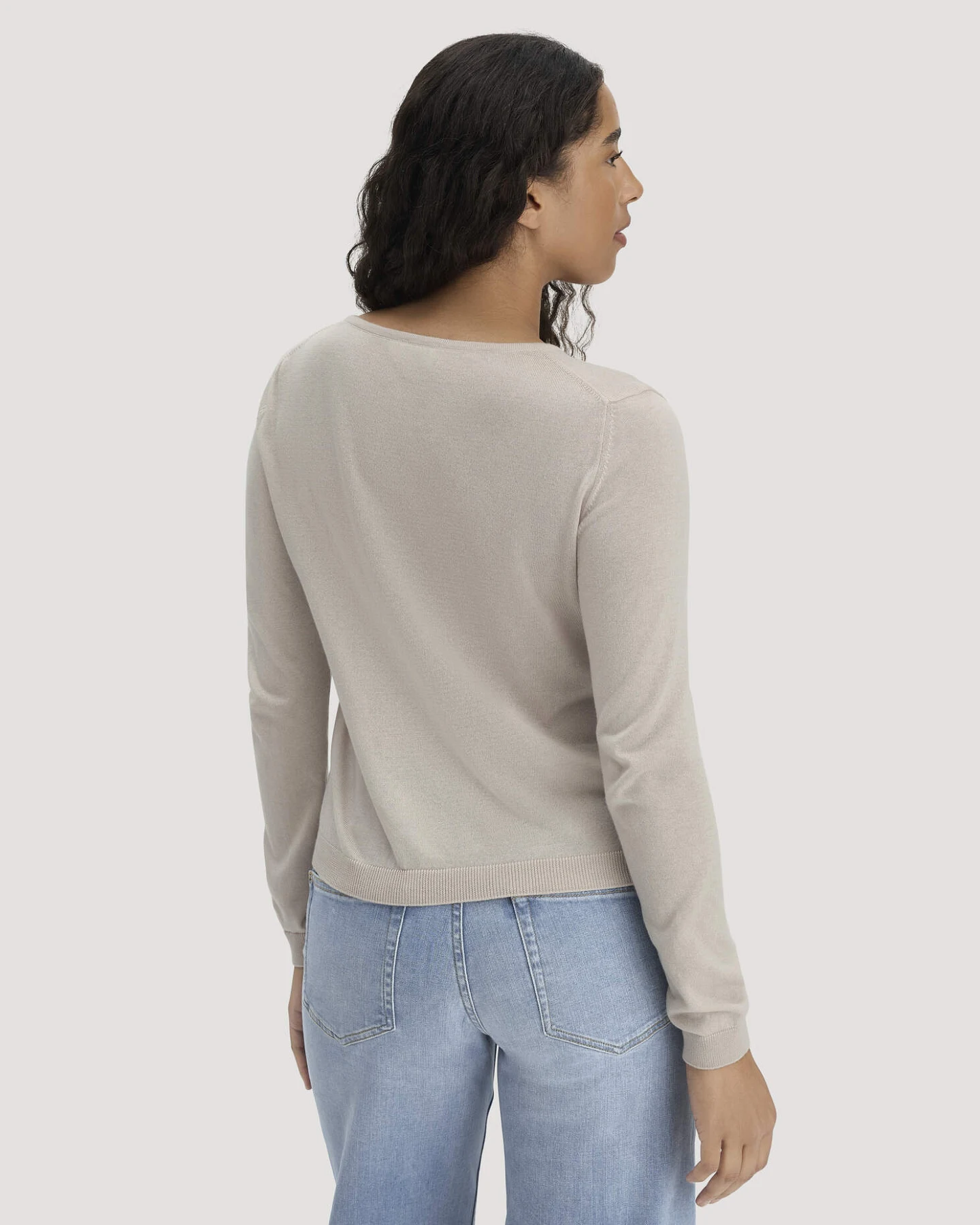 hessnatur Damen Strickjacke Regular aus TENCEL™ Lyocell mit Bio-Baumwolle - beige - Größe M – Ansicht 3