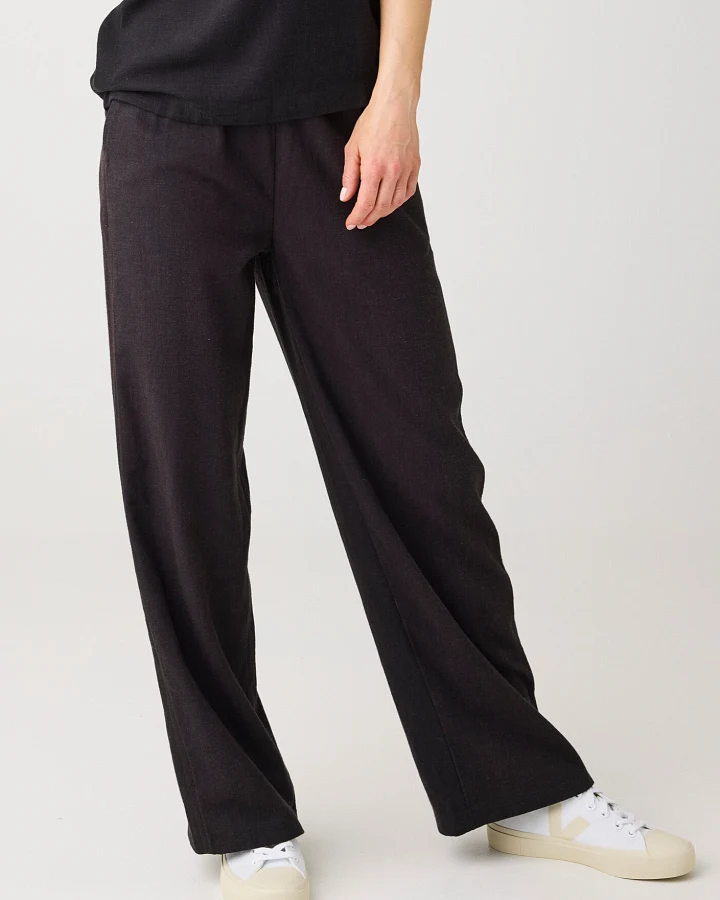 KnowledgeCotton Apparel Damen vegan Hose Posey Weit Leinen Mix Schwarz Jet