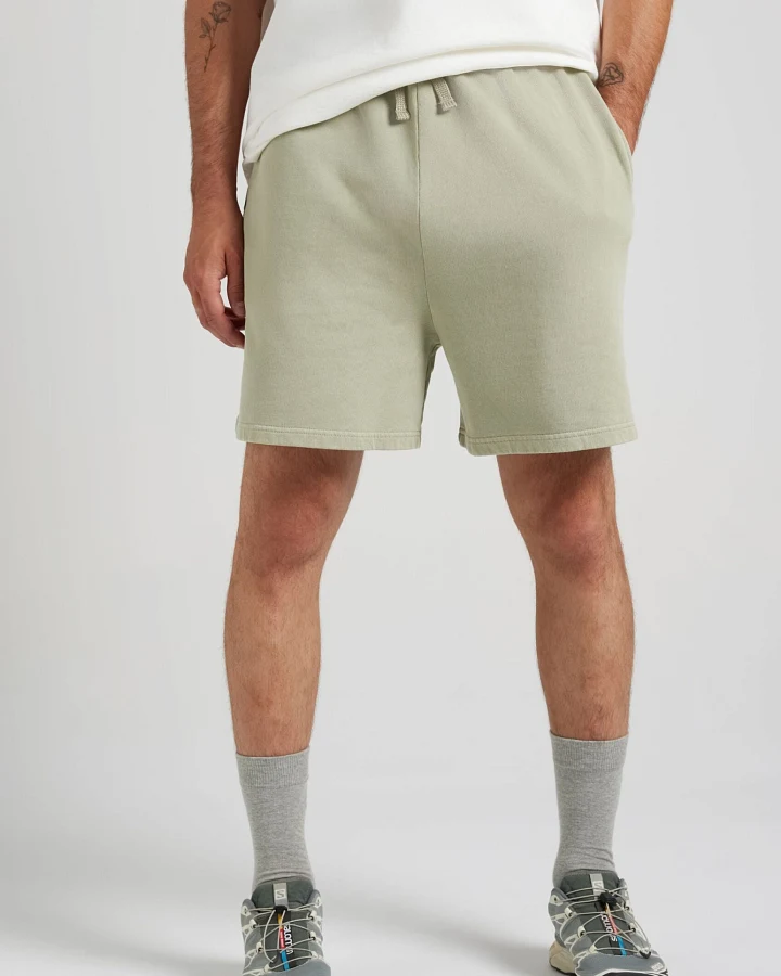 Trendsplant Herren vegan Sweatshorts Essential Sonnengebleicht Seegras