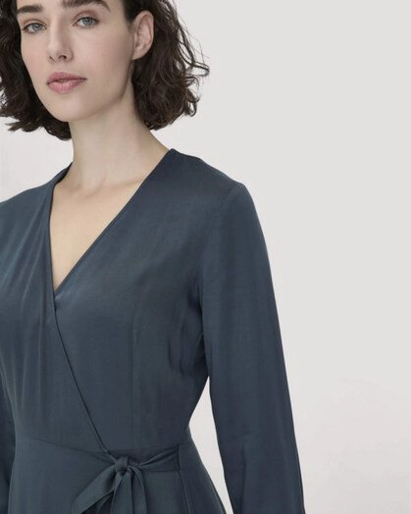 hessnatur Wickelkleid Knöchellang Regular aus reiner LENZING ECOVERO Viskose – Ansicht 2