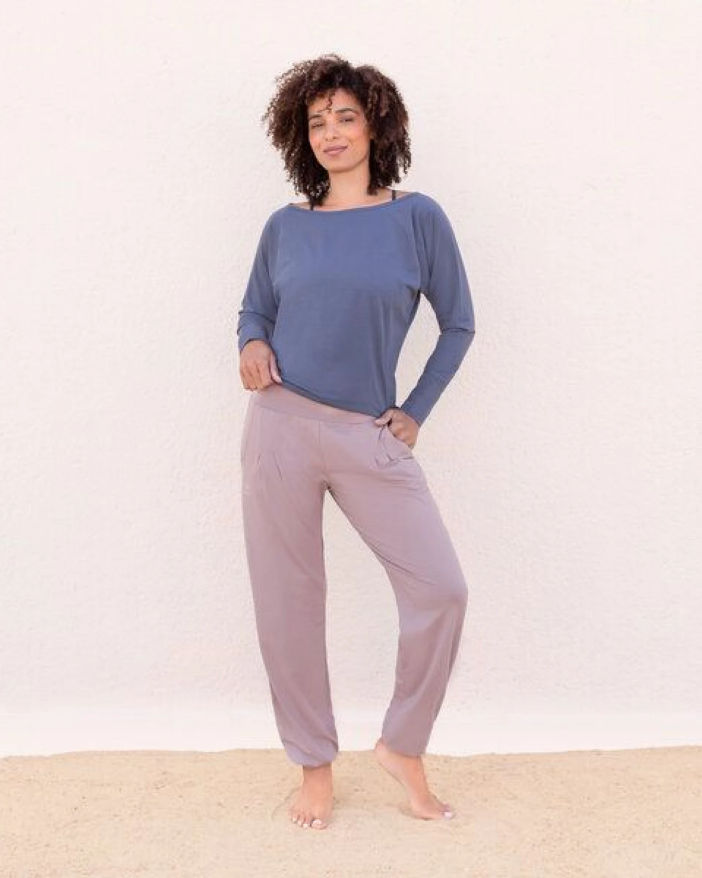 Jaya YANTI - Damen - Longsleeve für Yoga und Freizeit aus Biobaumwolle – Ansicht 3