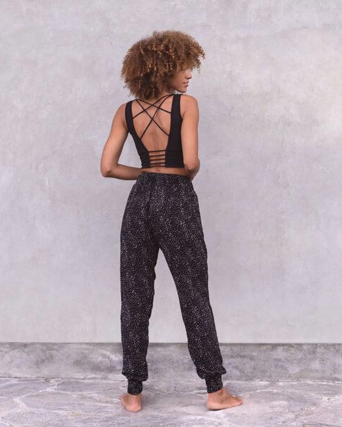 Jaya KURZES TOP SURYA - Bra/Croptop aus elastischer Biobaumwolle, Tankttop Stil vorne mit breiteren Trägern & raffiniertem Rücken – Ansicht 3