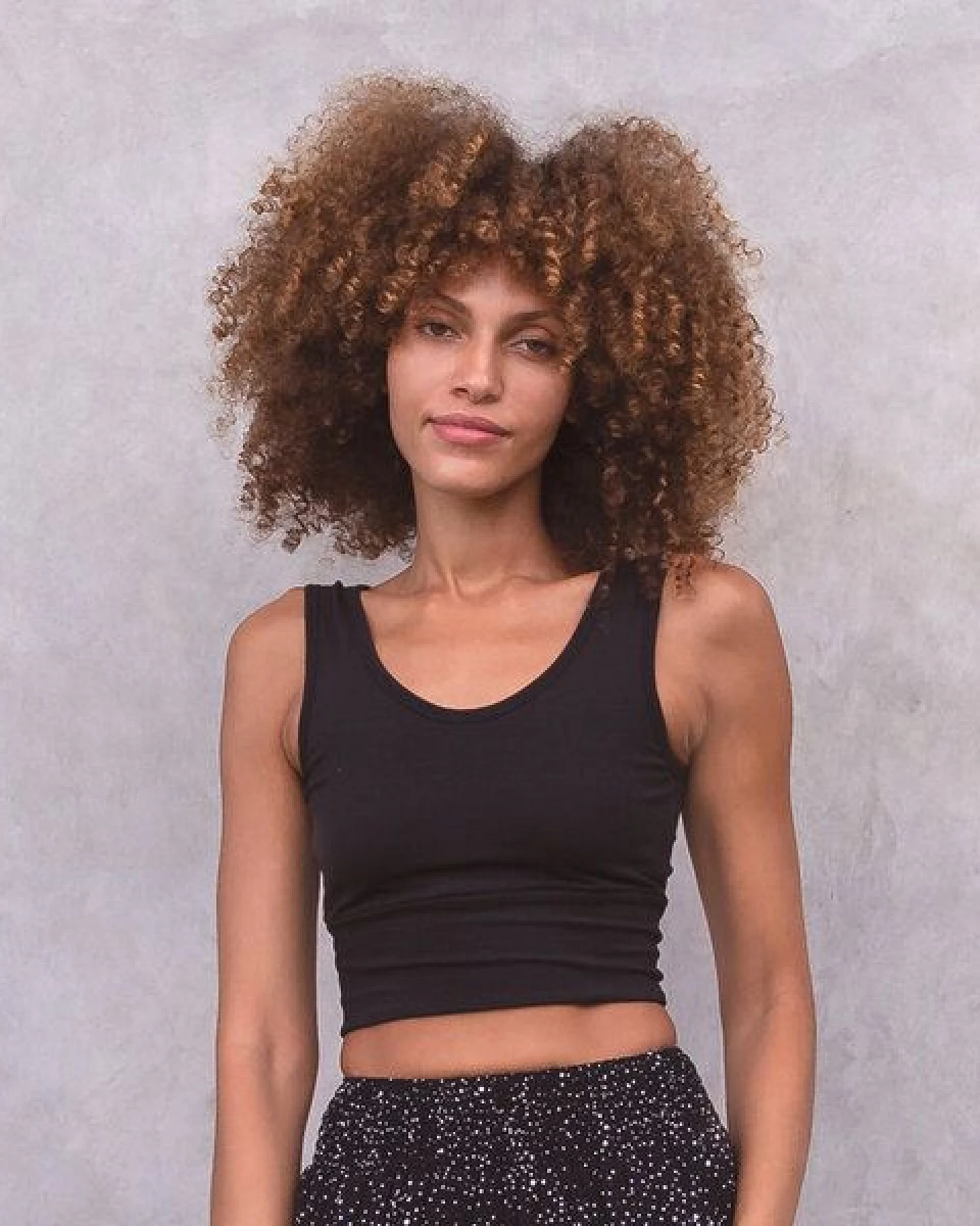 Jaya KURZES TOP SURYA - Bra/Croptop aus elastischer Biobaumwolle, Tankttop Stil vorne mit breiteren Trägern & raffiniertem Rücken – Ansicht 2