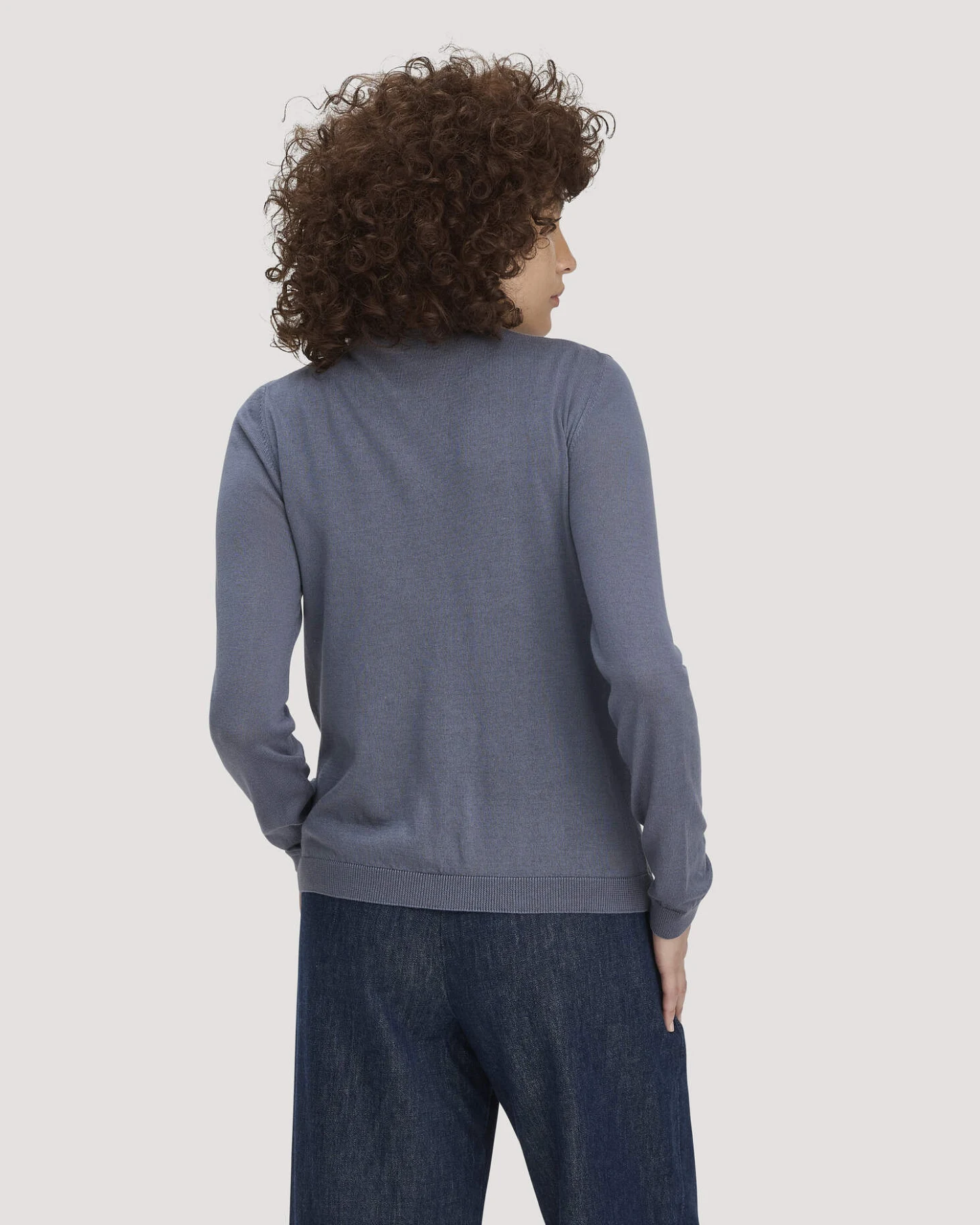 hessnatur Damen Strickjacke Regular aus TENCEL™ Lyocell mit Bio-Baumwolle - blau - Größe L – Ansicht 3
