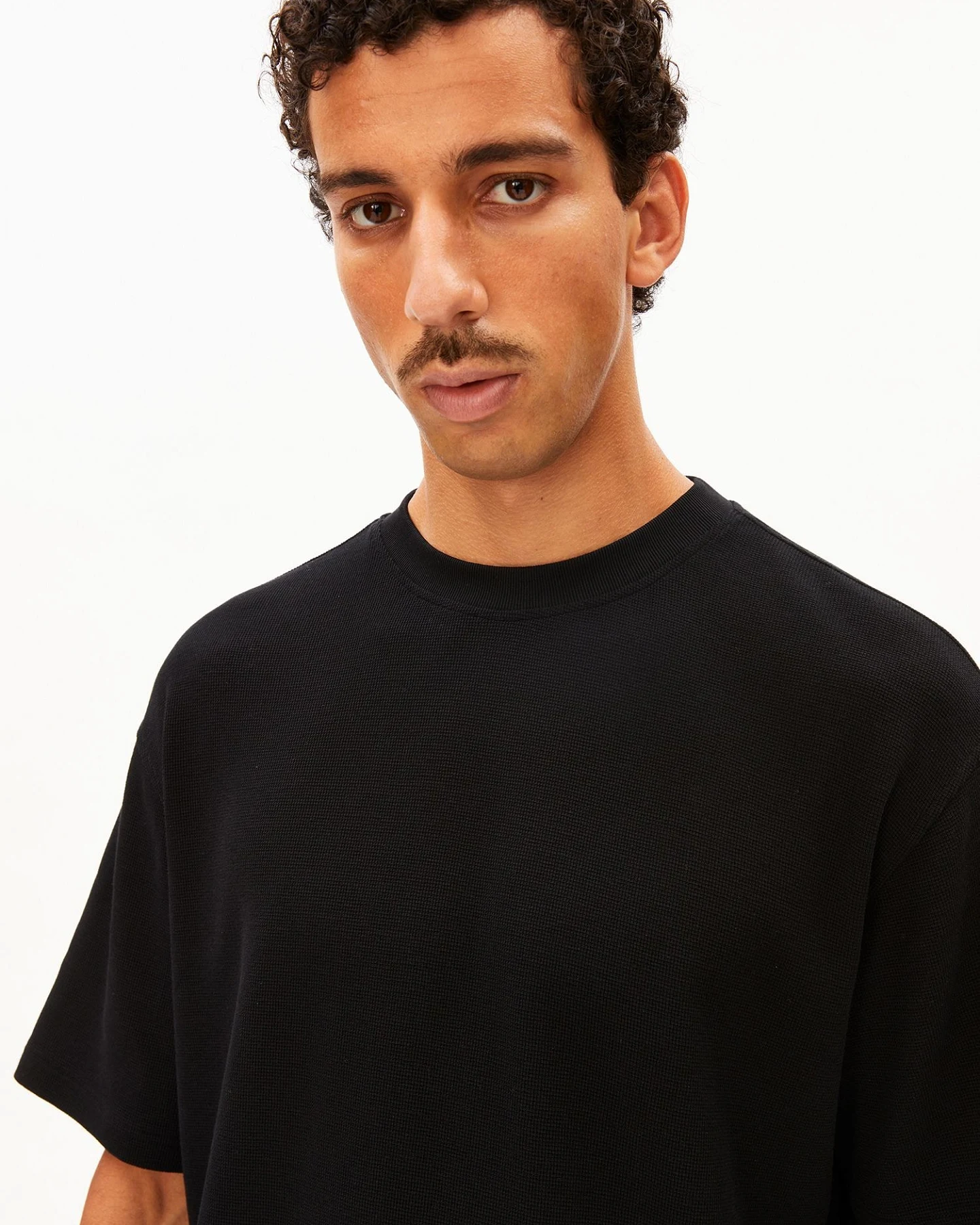 ARMEDANGELS T-Shirt MAARKOS WAFFLE – Ansicht 4