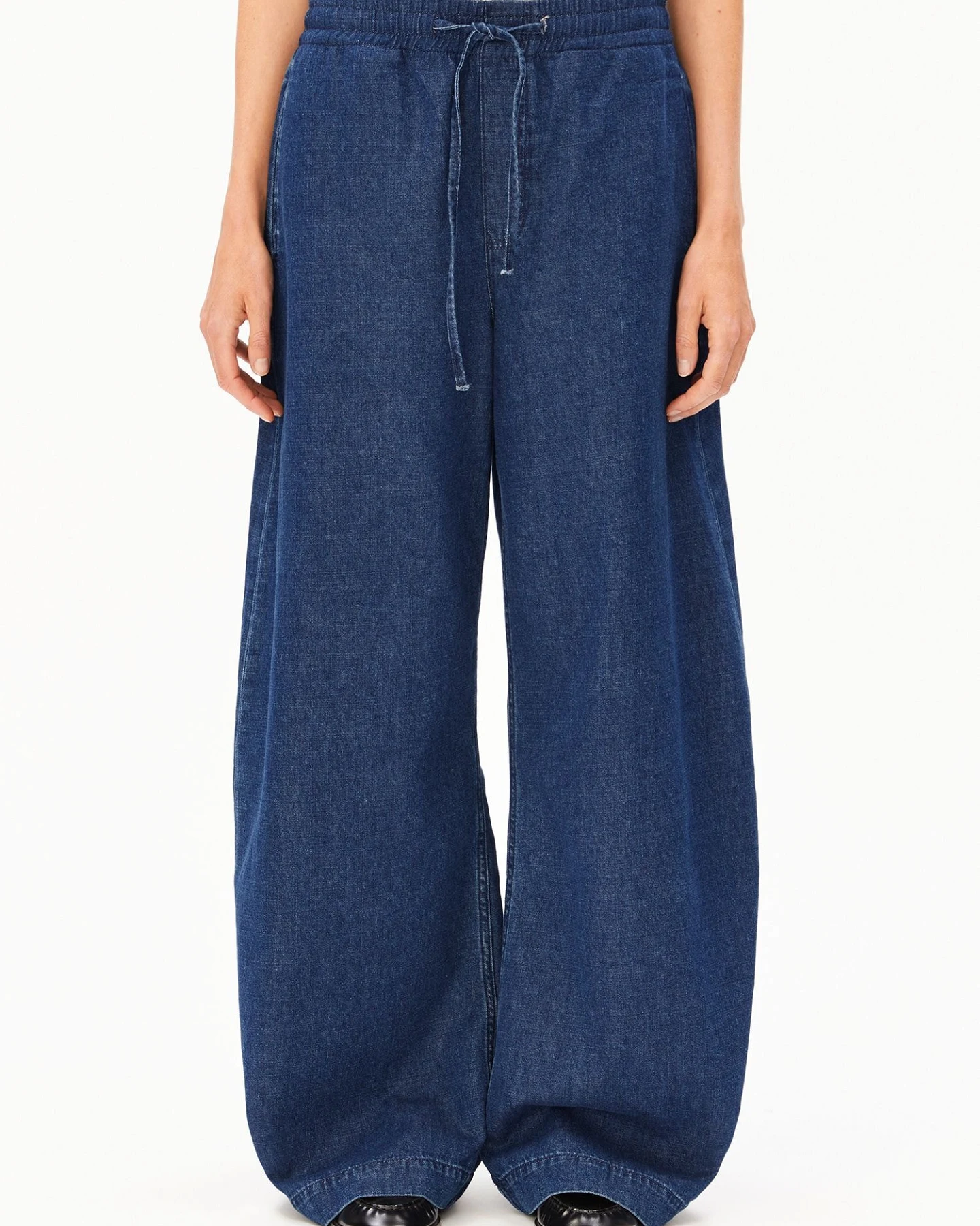 ARMEDANGELS Denim Hose PULL ON BARREL – Ansicht 2