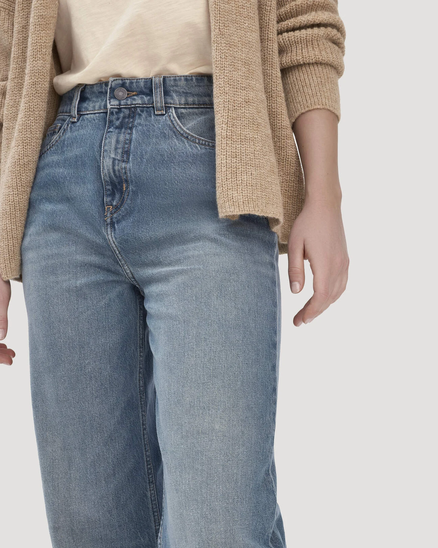 hessnatur Damen Jeans NIVA Tapered Leg aus Bio-Baumwolle - blau - Größe 26/32 – Ansicht 3