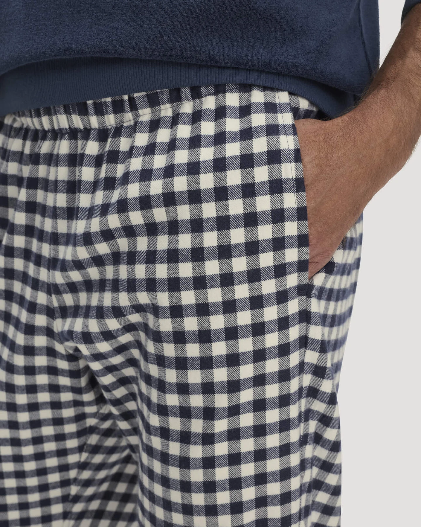 hessnatur Herren Flanell Schlafhose PURE COTTON aus Bio-Baumwolle mit TENCEL™ Lyocell - blau - Größe XL – Ansicht 2