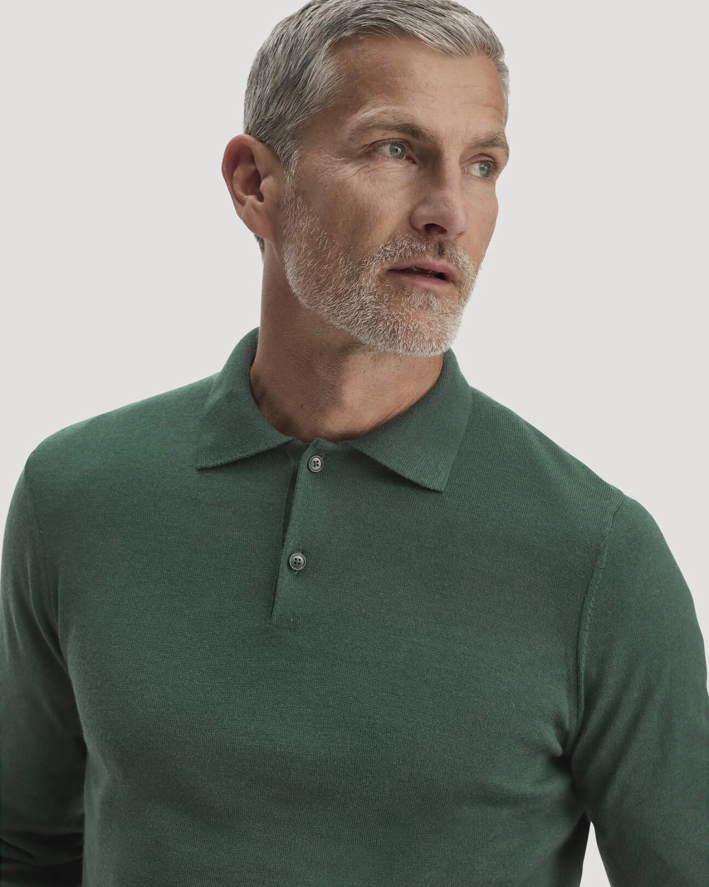 hessnatur Herren Strick Polo Regular aus Bio-Merinowolle - grün - Größe L – Ansicht 4