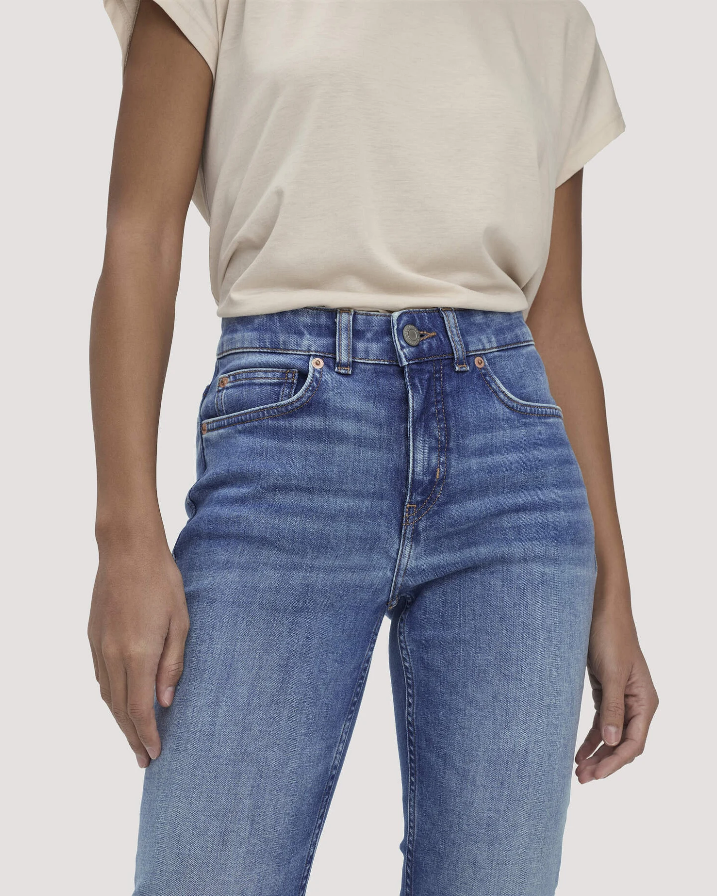 hessnatur Damen Jeans LEA Slim aus Bio-Denim - blau - Größe 25/32 – Ansicht 3