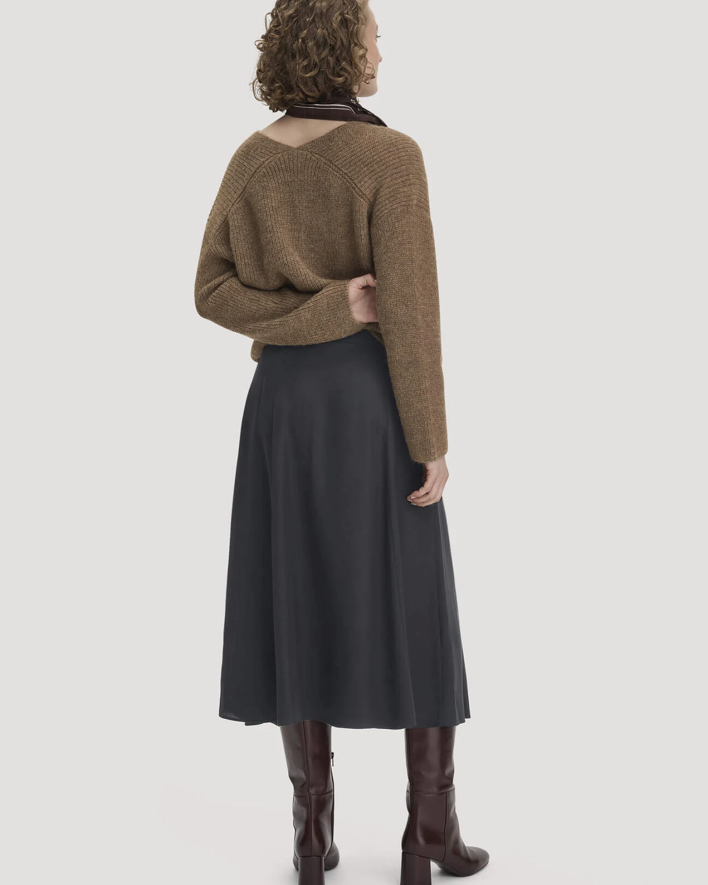 hessnatur Damen Gewebe Rock Midi aus TENCEL™ Lyocell - schwarz - Größe 34 – Ansicht 2