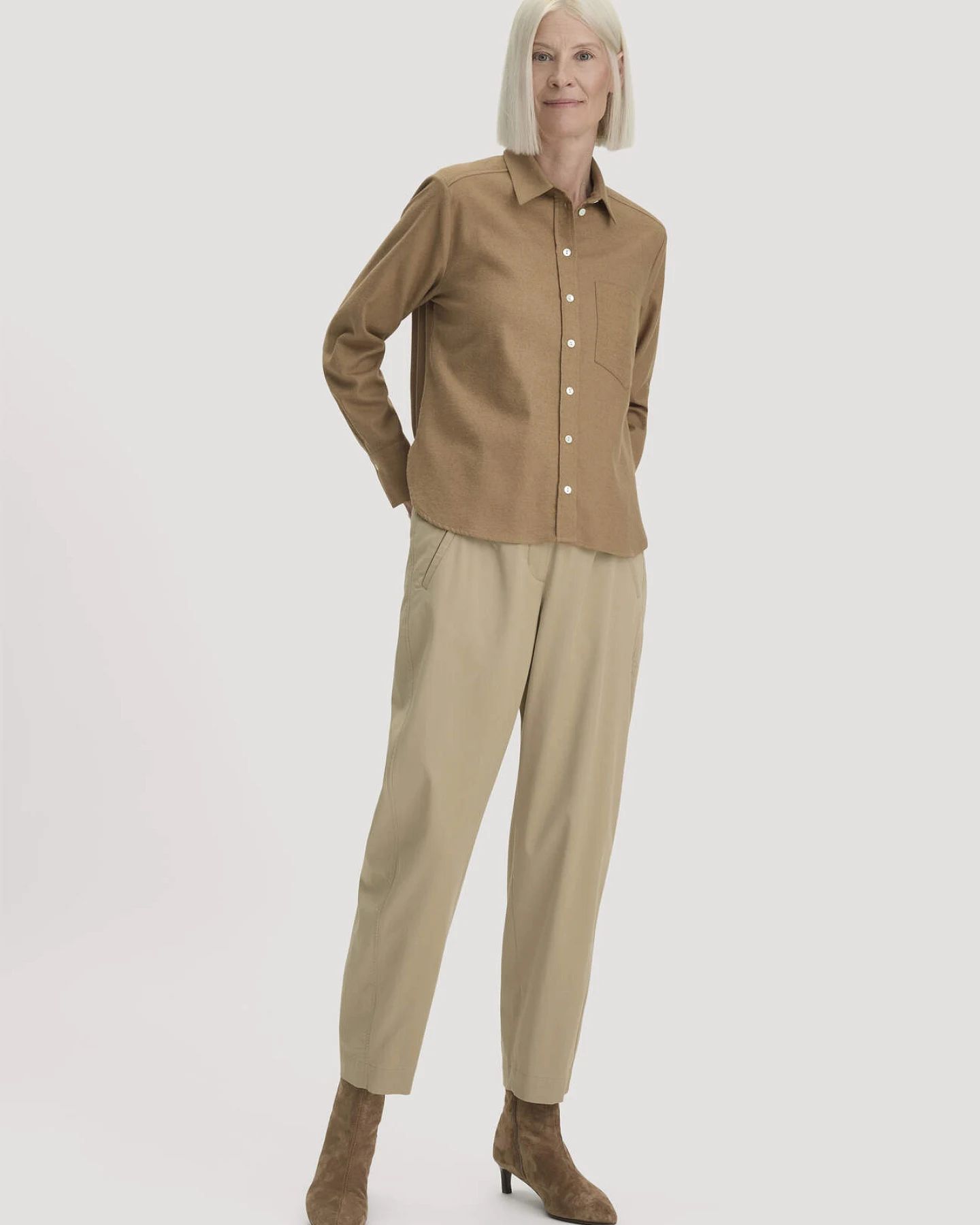 hessnatur Damen Flanell Bluse Relaxed aus Bio-Baumwolle mit TENCEL™ Lyocell - braun - Größe 42 – Ansicht 2