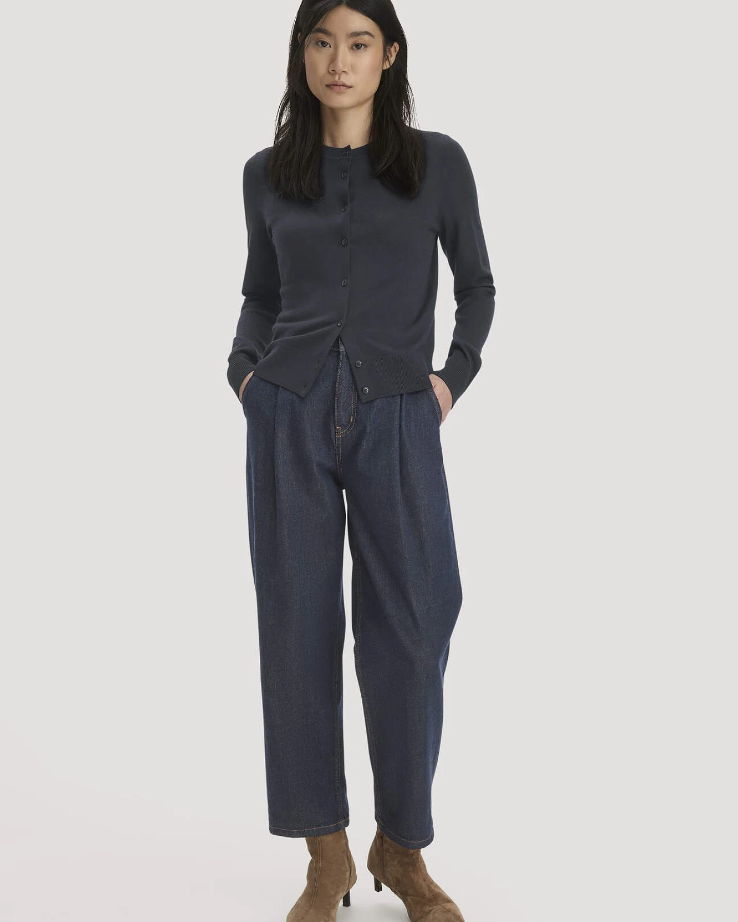 hessnatur Damen Strickjacke Regular aus Merino-Schurwolle - blau - Größe L – Ansicht 2