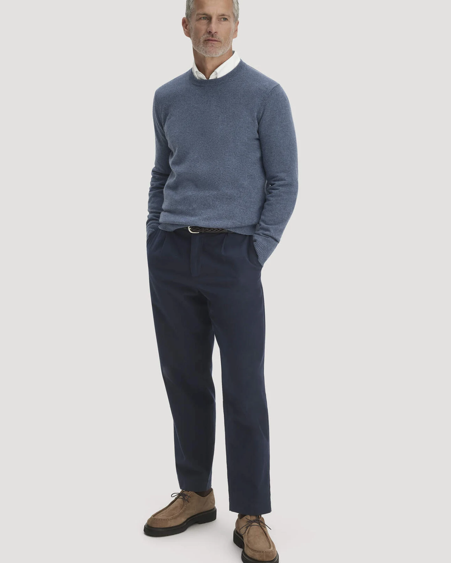 hessnatur Herren Strickpullover Regular BETTER RECYCLING mit recyceltem Cashmere - blau - Größe M – Ansicht 2