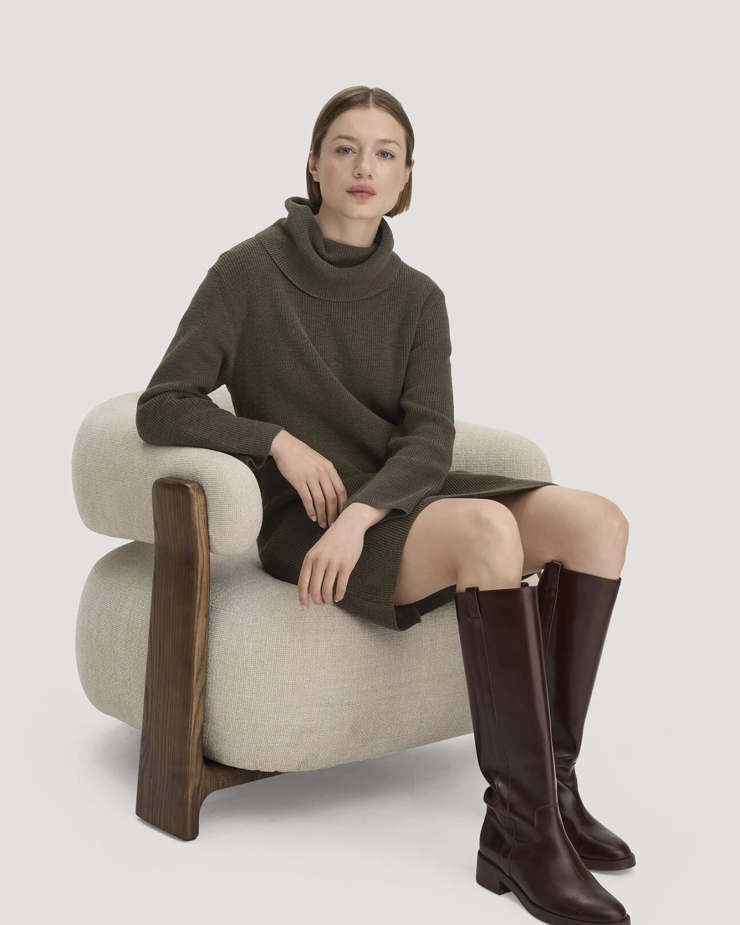 hessnatur Damen Strickkleid Relaxed aus Bio-Baumwolle - grün - Größe L – Ansicht 4