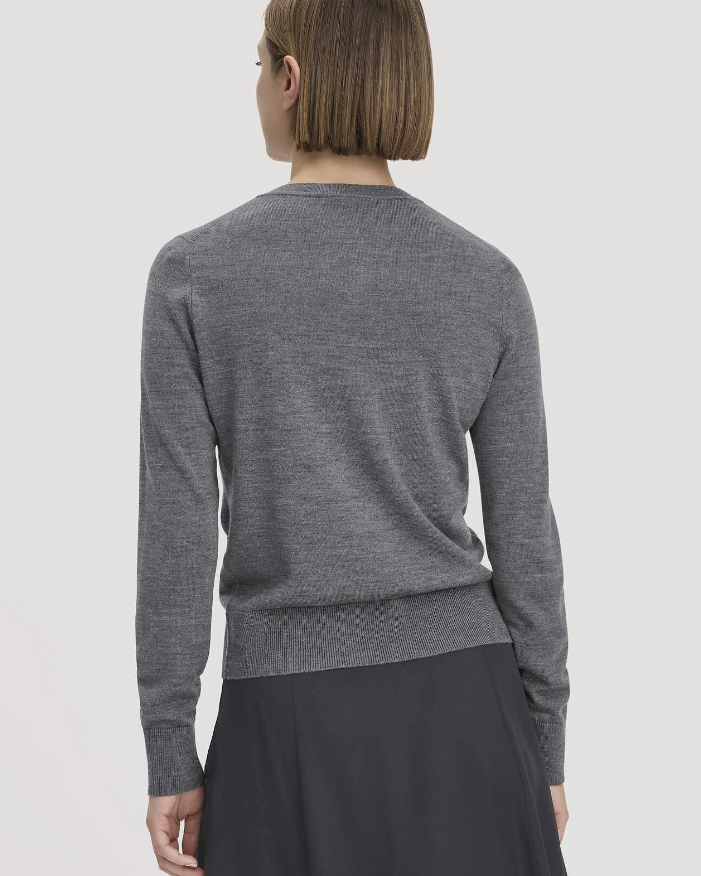 hessnatur Damen Strickjacke Regular aus Merino-Schurwolle - grau - Größe L – Ansicht 3