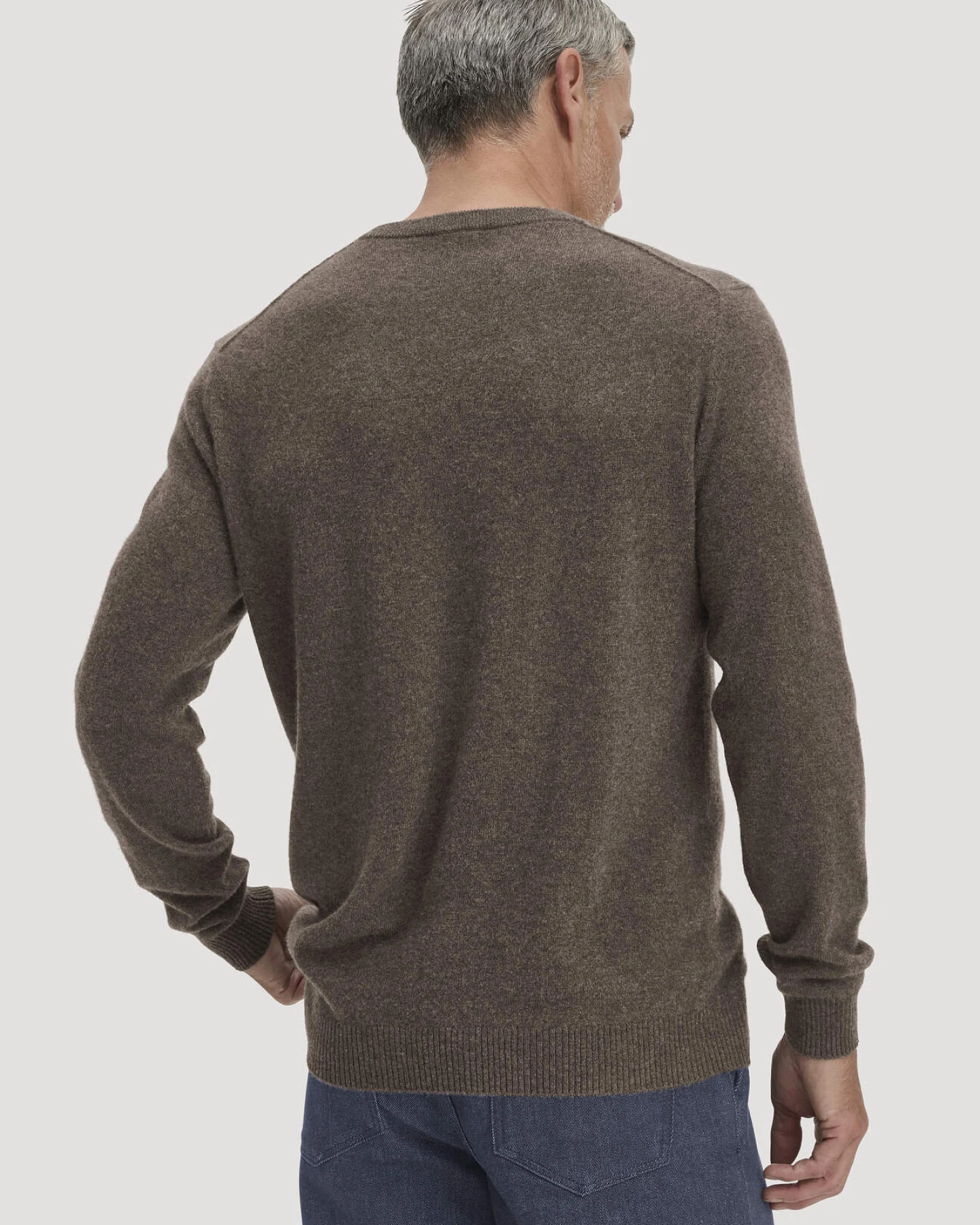hessnatur Herren Strickpullover Regular BETTER RECYCLING mit recyceltem Cashmere - braun - Größe S – Ansicht 3