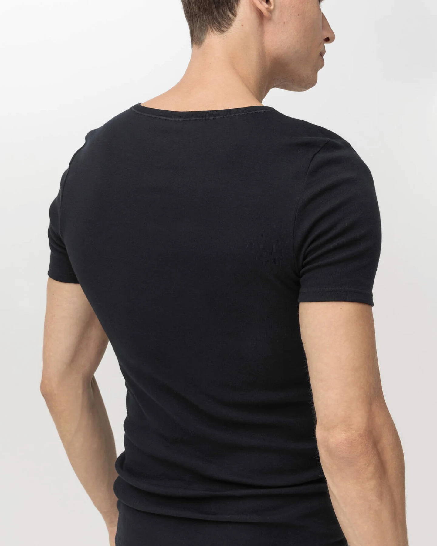 hessnatur Herren T-Shirt PURE COTTON aus Bio-Baumwolle - schwarz - Größe 5 = M – Ansicht 2