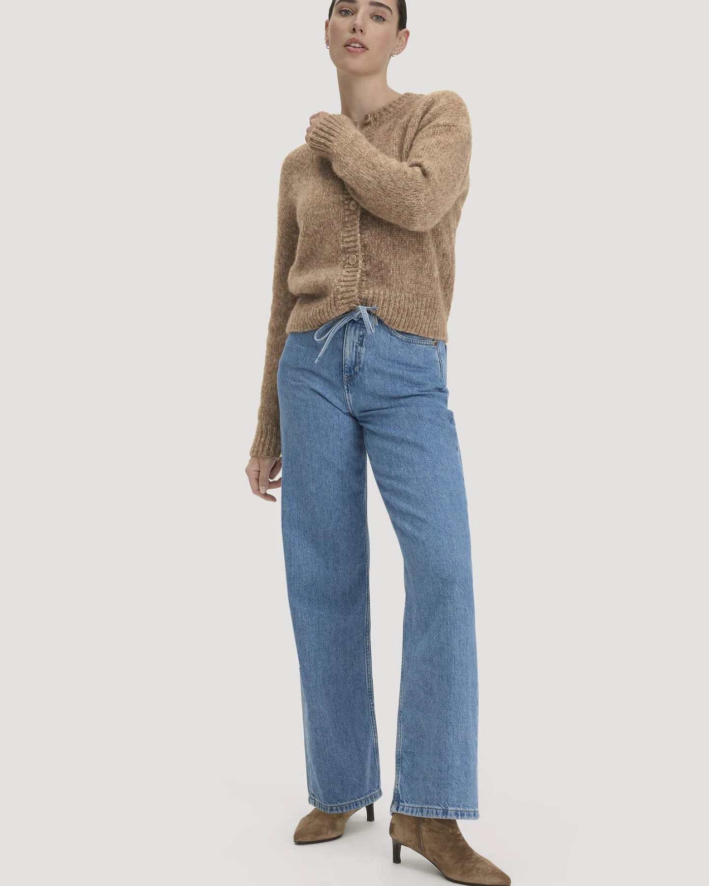 hessnatur Damen Strickjacke Relaxed aus Alpaka und Bio-Baumwolle - braun - Größe L – Ansicht 2