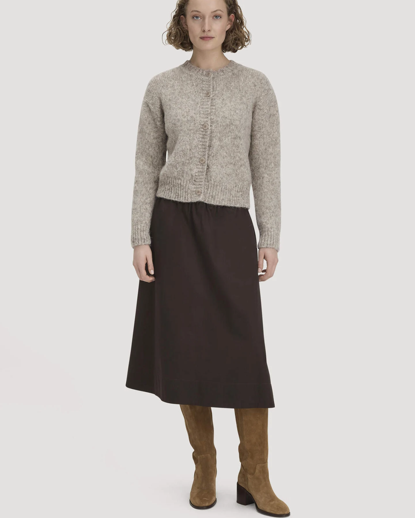 hessnatur Damen Strickjacke Relaxed aus Alpaka und Bio-Baumwolle - grau - Größe XS – Ansicht 2