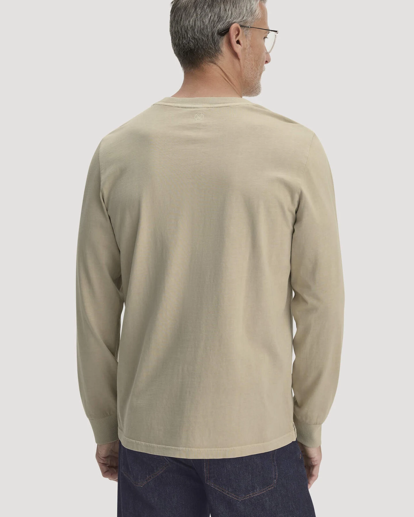 hessnatur Herren Heavy Jersey Longsleeve Relaxed aus Bio-Baumwolle - beige - Größe 46 – Ansicht 3