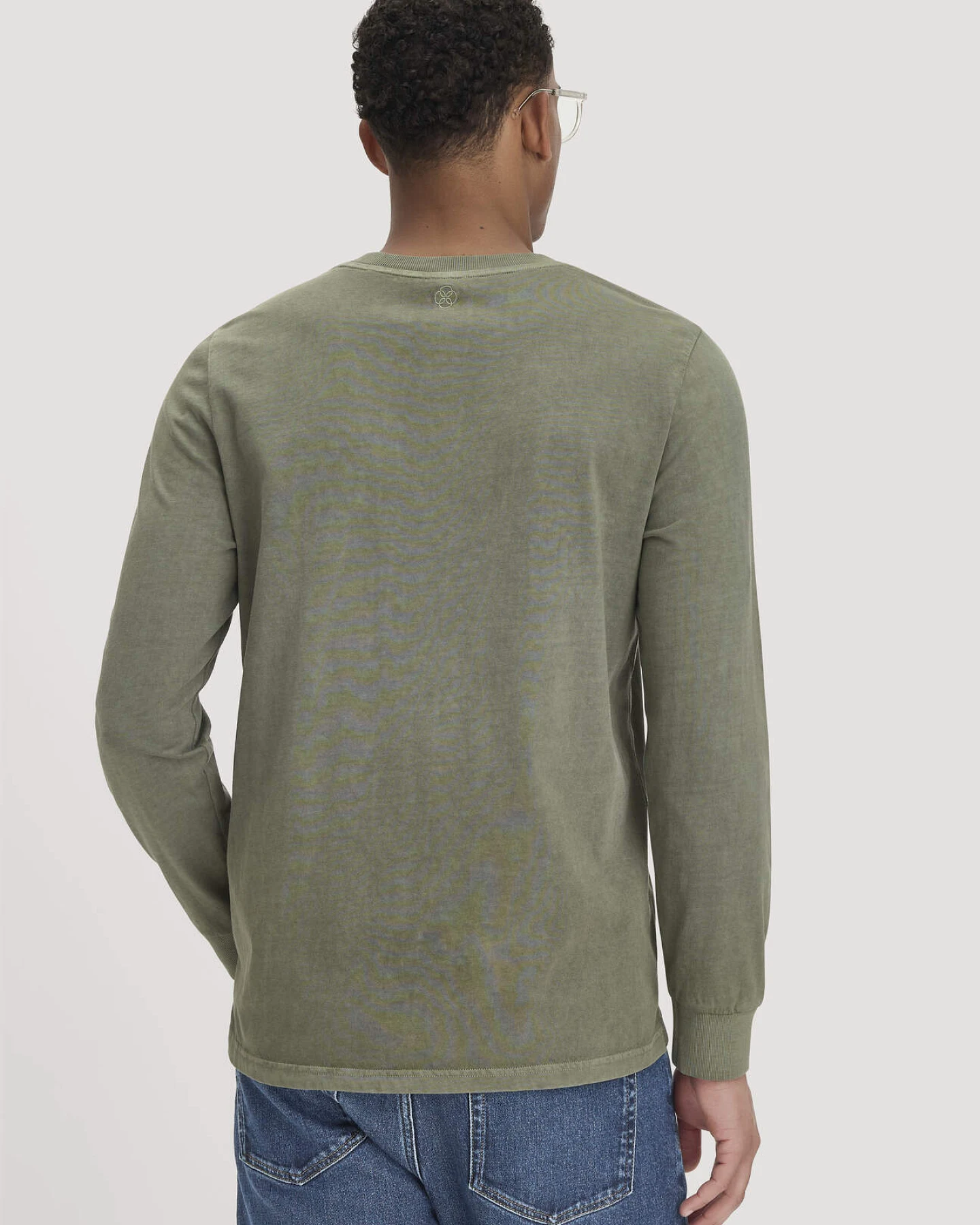 hessnatur Herren Heavy Jersey Longsleeve Relaxed aus Bio-Baumwolle - grün - Größe 46 – Ansicht 3