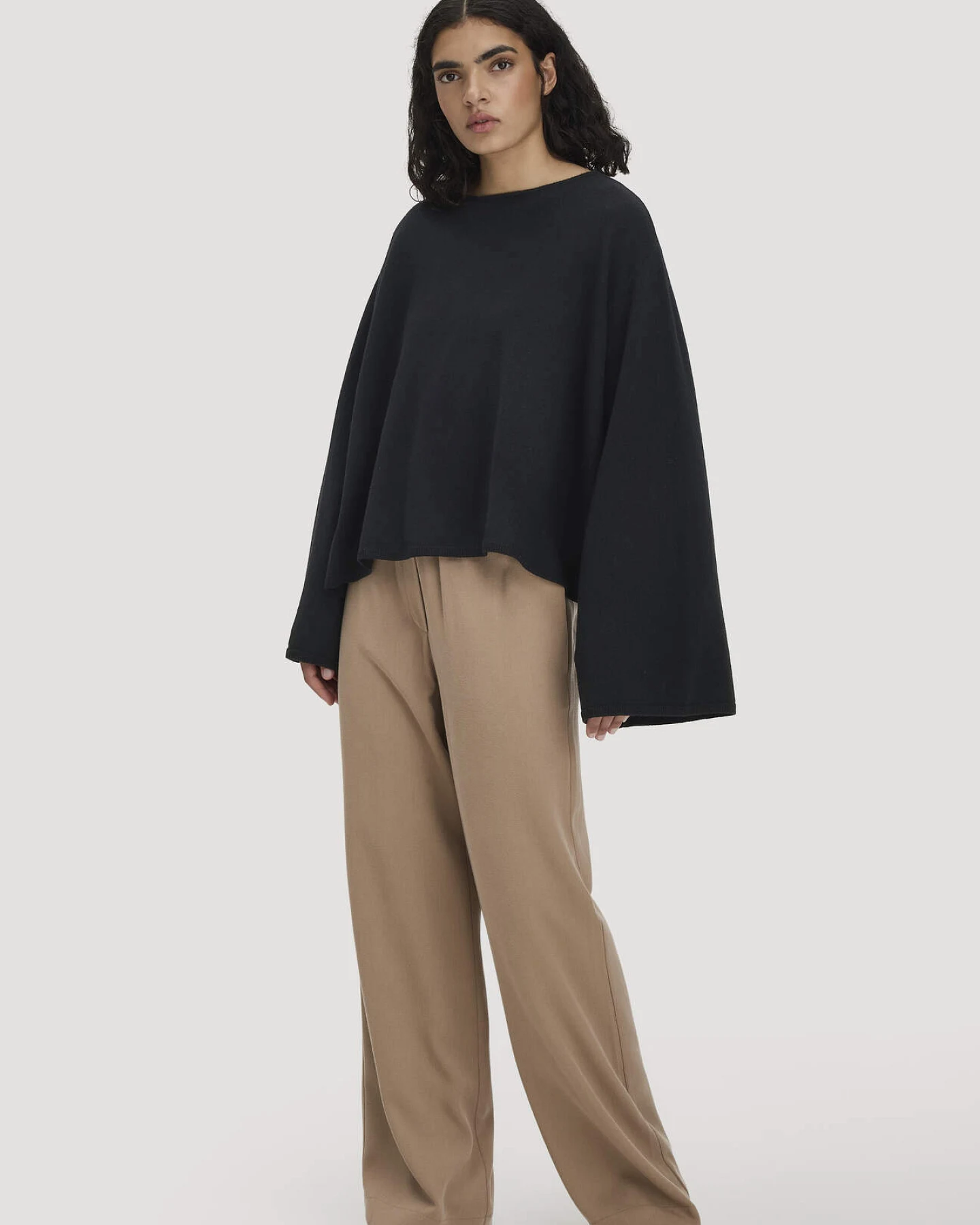 hessnatur Damen Strick Pullover Oversize aus Bio-Merinowolle mit Cashmere - schwarz - Größe onesize – Ansicht 2