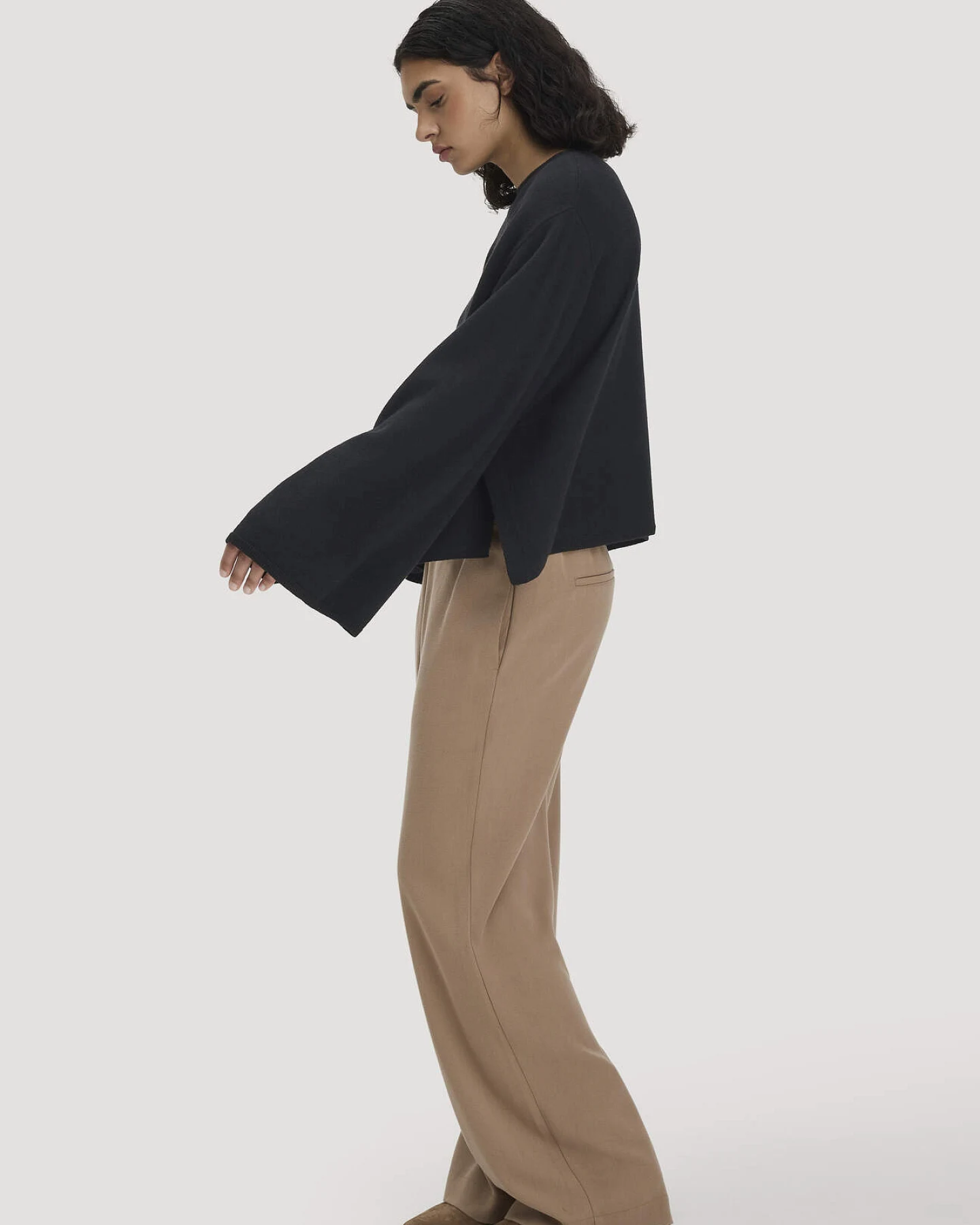 hessnatur Damen Strick Pullover Oversize aus Bio-Merinowolle mit Cashmere - schwarz - Größe onesize – Ansicht 4