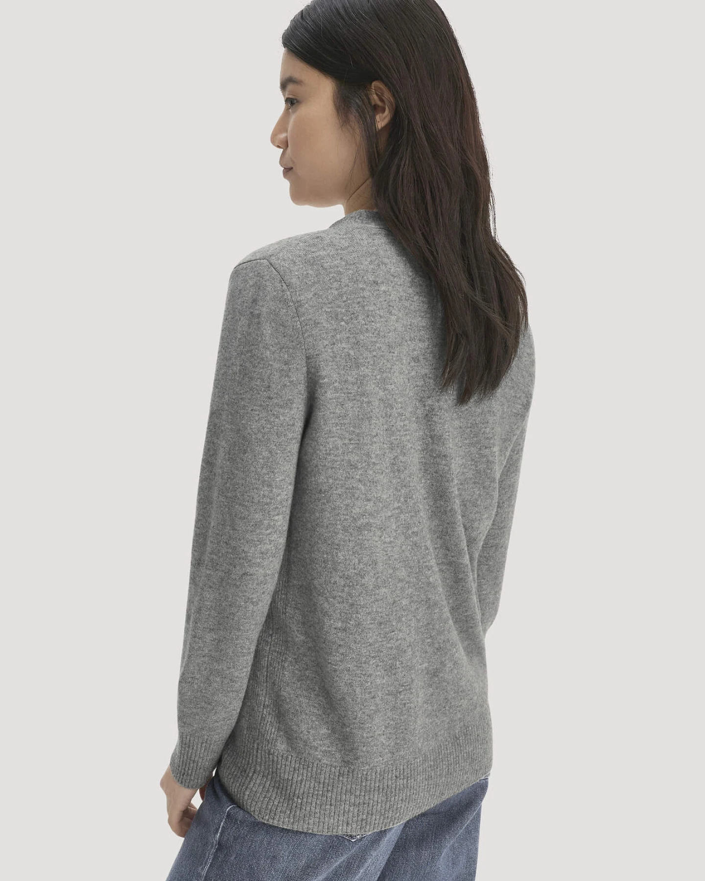 hessnatur Damen Strickjacke Relaxed aus Bio-Schurwolle mit Cashmere - grau - Größe XL – Ansicht 3