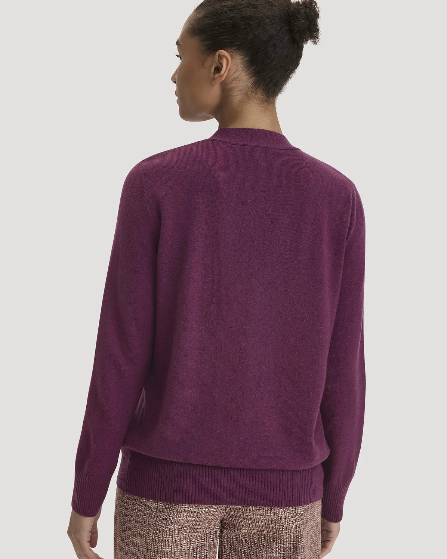 hessnatur Damen Strickjacke Relaxed aus Bio-Schurwolle mit Cashmere - rot - Größe L – Ansicht 3