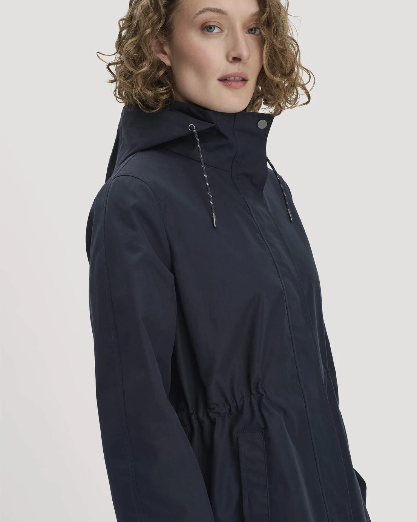 hessnatur Damen Allwetterparka Relaxed NATURESHELL aus Bio-Baumwolle - blau - Größe 40 – Ansicht 3