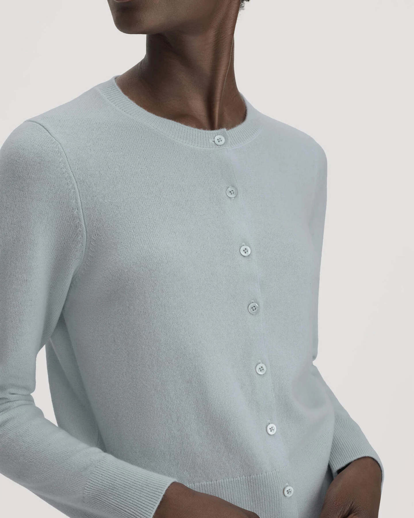 hessnatur Damen Strick Jacke Regular BETTER RECYCLING aus Cashmere - blau - Größe L – Ansicht 4