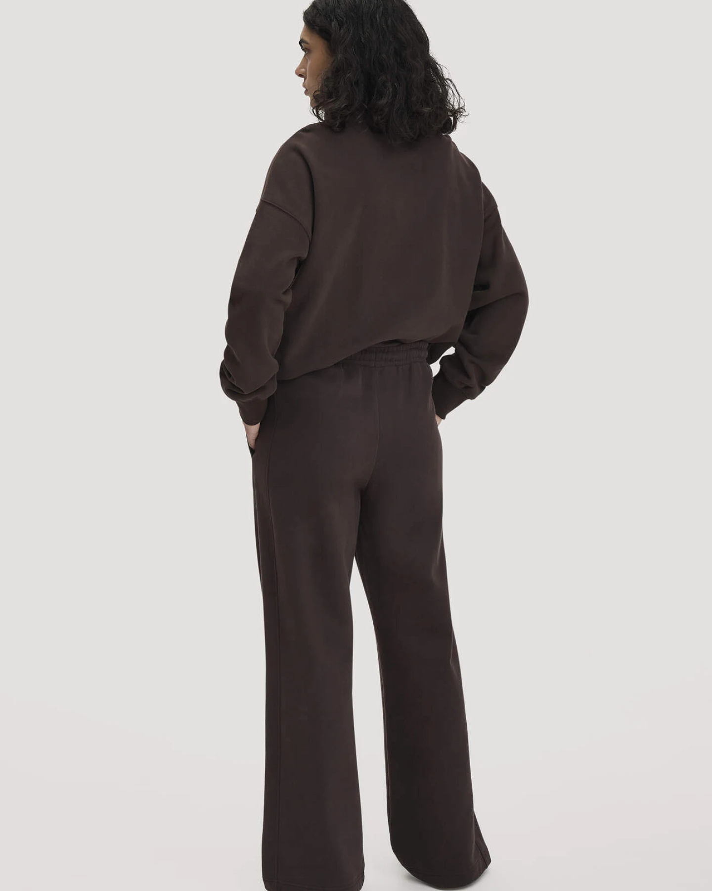 hessnatur Damen Sweathose Wide Leg Relaxed aus Bio-Baumwolle mit Recycling-Baumwolle - braun - Größe M – Ansicht 2