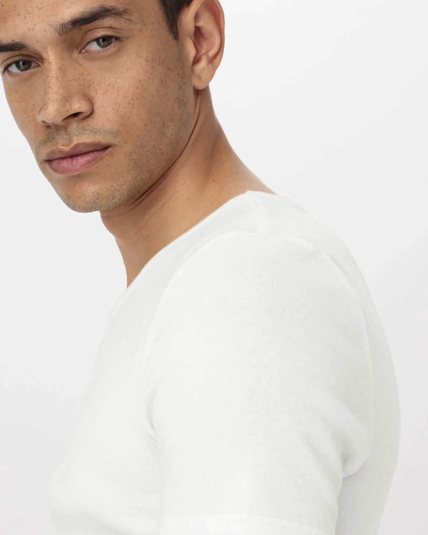 hessnatur Herren T-Shirt PURE COTTON aus Bio-Baumwolle - weiß - Größe 4 = S – Ansicht 2