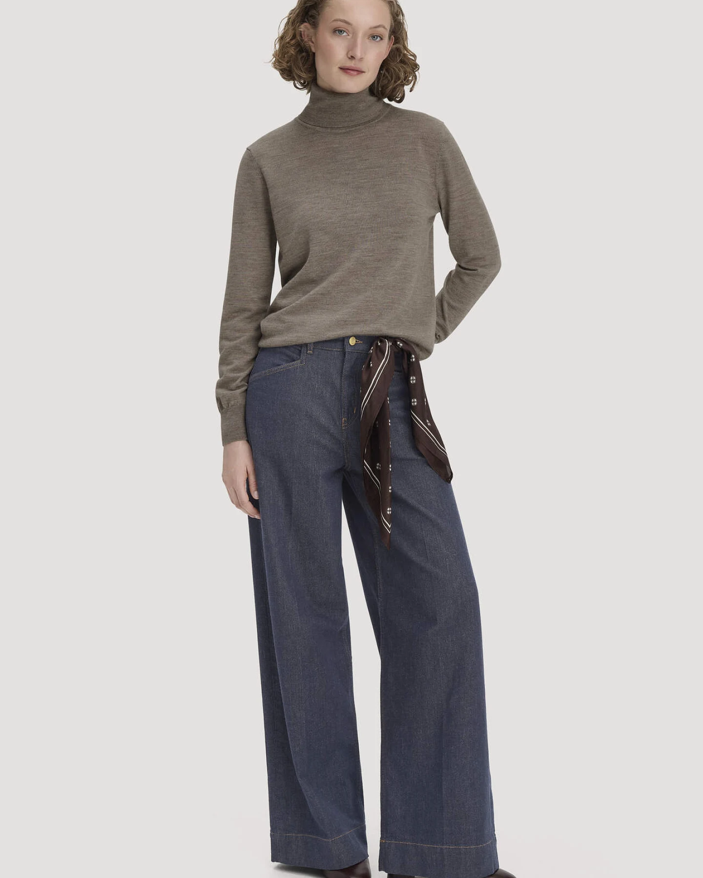 hessnatur Damen Rollkragenpullover Relaxed aus Bio-Merinowolle - lila - Größe XL – Ansicht 2